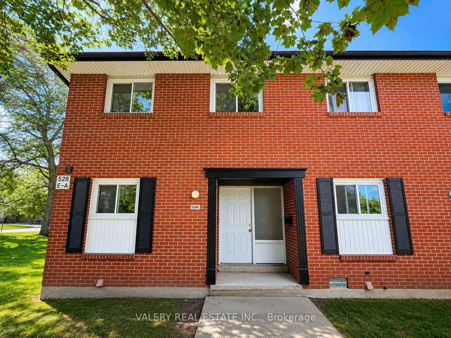 528 Sunnydale Place E #E, Waterloo — Townhouse for lease, photo 1
