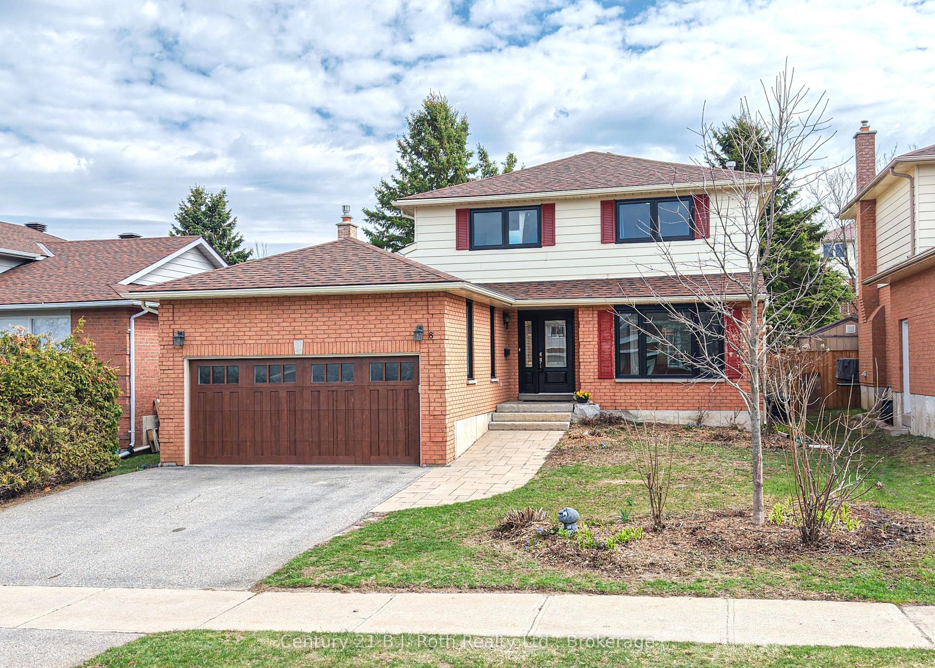 8 Carmichael Court — photo 1