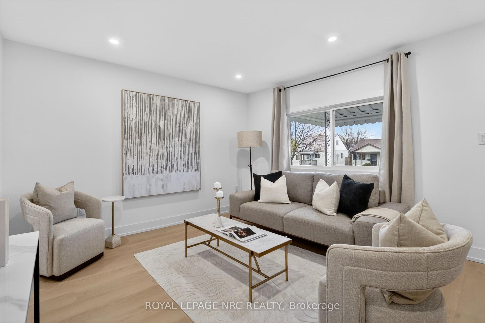 374 Navy Street — photo 1
