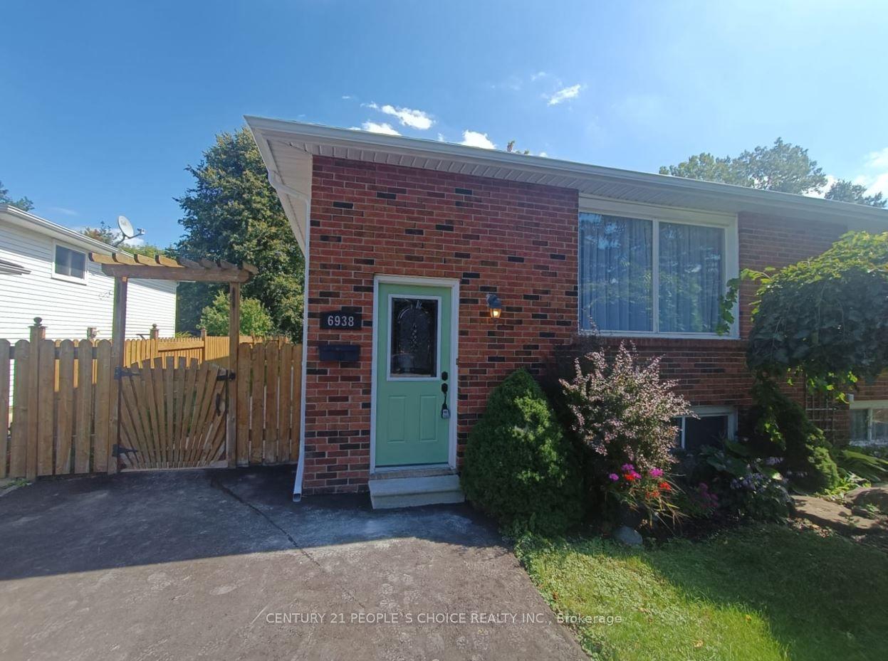 6938 Warden Avenue Upper #Upper — photo 1
