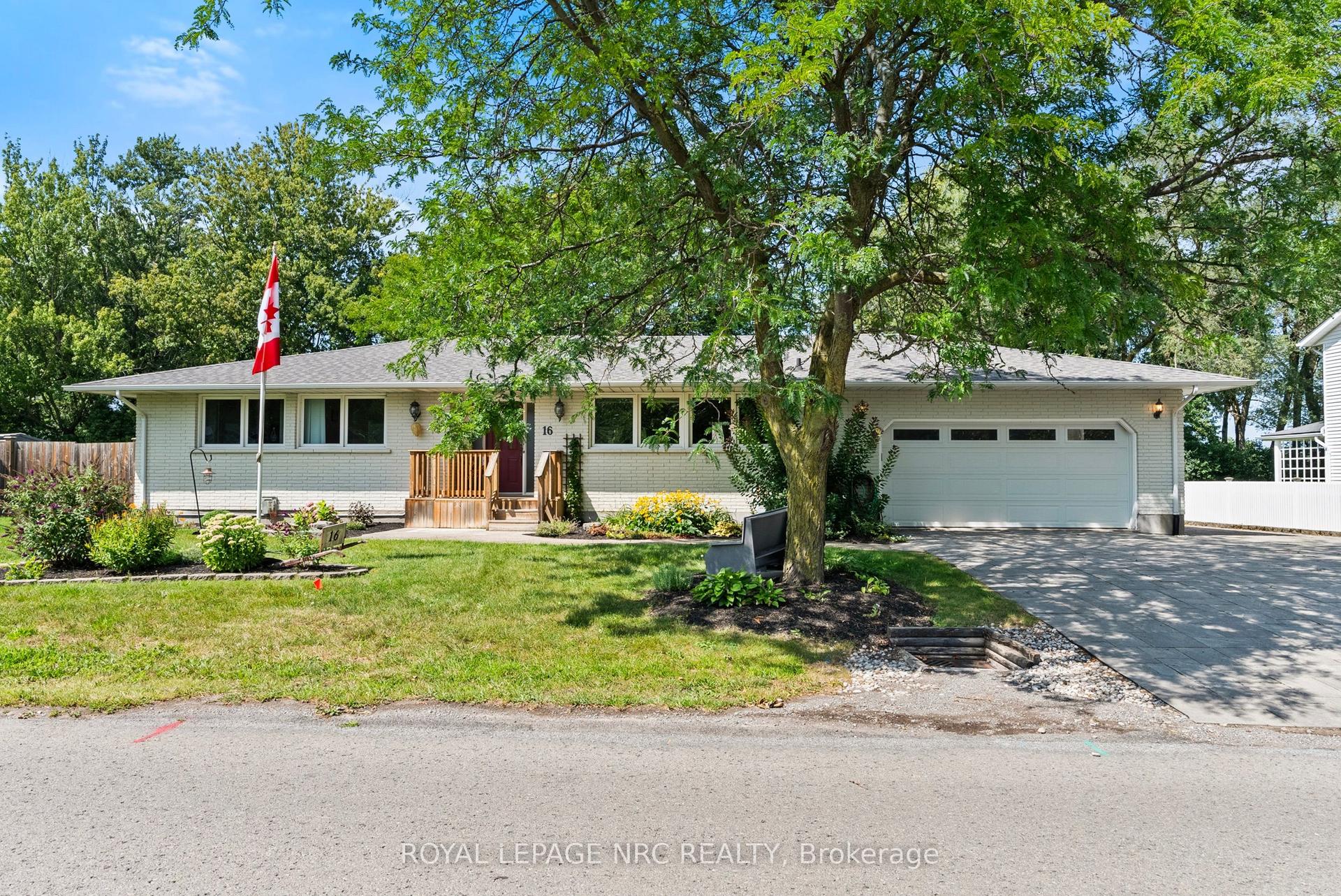 16 DUMFRIES Street, Niagara-on-the-Lake — Detached for sale, photo 1