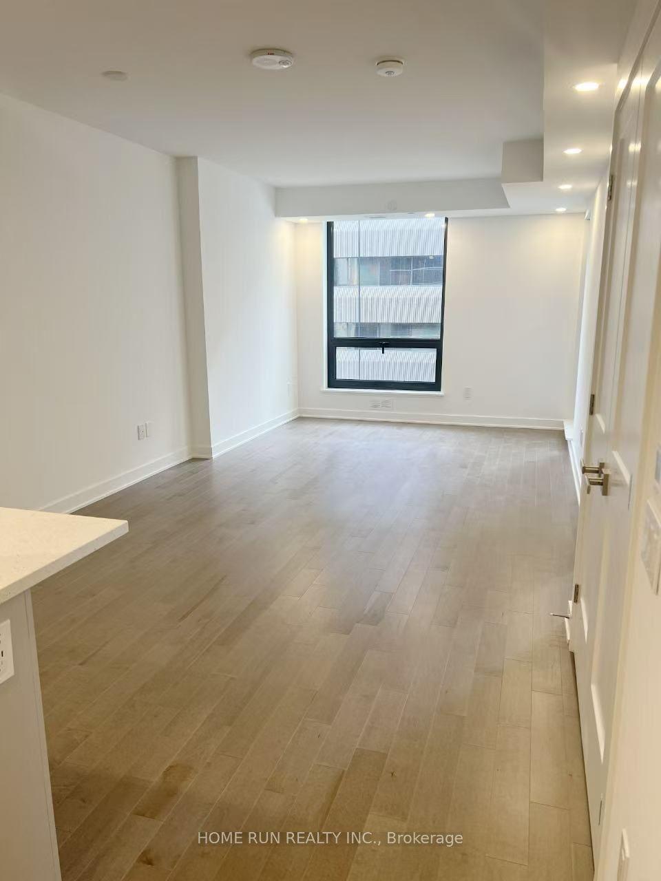340 Queen Street 804 #804 — photo 1