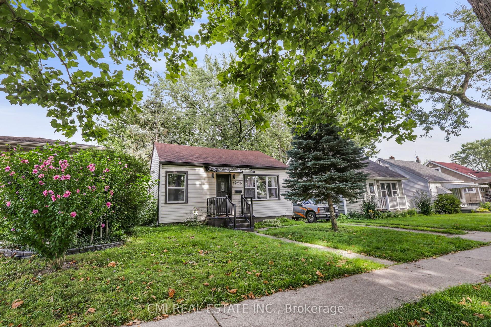 1226 Wigle Avenue, Windsor — Detached for sale, photo 1