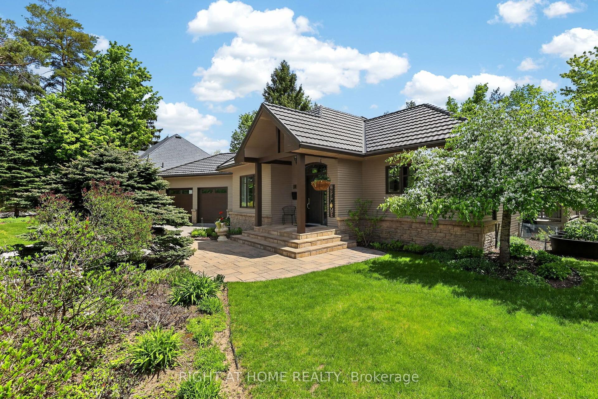 13 Alpine Way, Oro-Medonte — Detached for sale, photo 1
