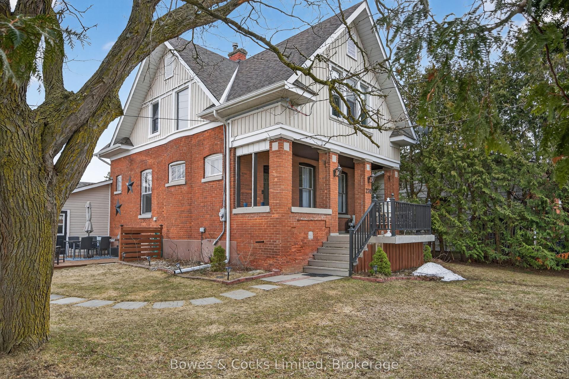 270 William Street N — photo 1