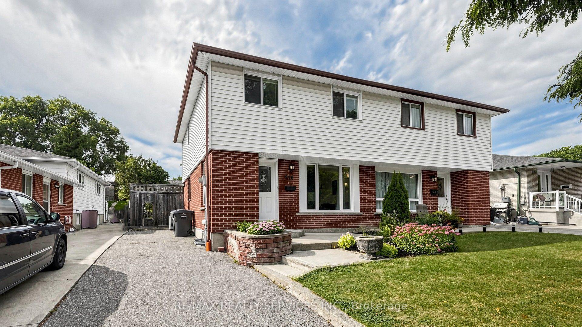 716 Eaglemount Crescent, Mississauga — Semi-Detached for sale, photo 1