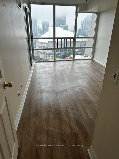 30 Grand Trunk Crescent 3212 #3212, Toronto — Condo for lease, photo 1