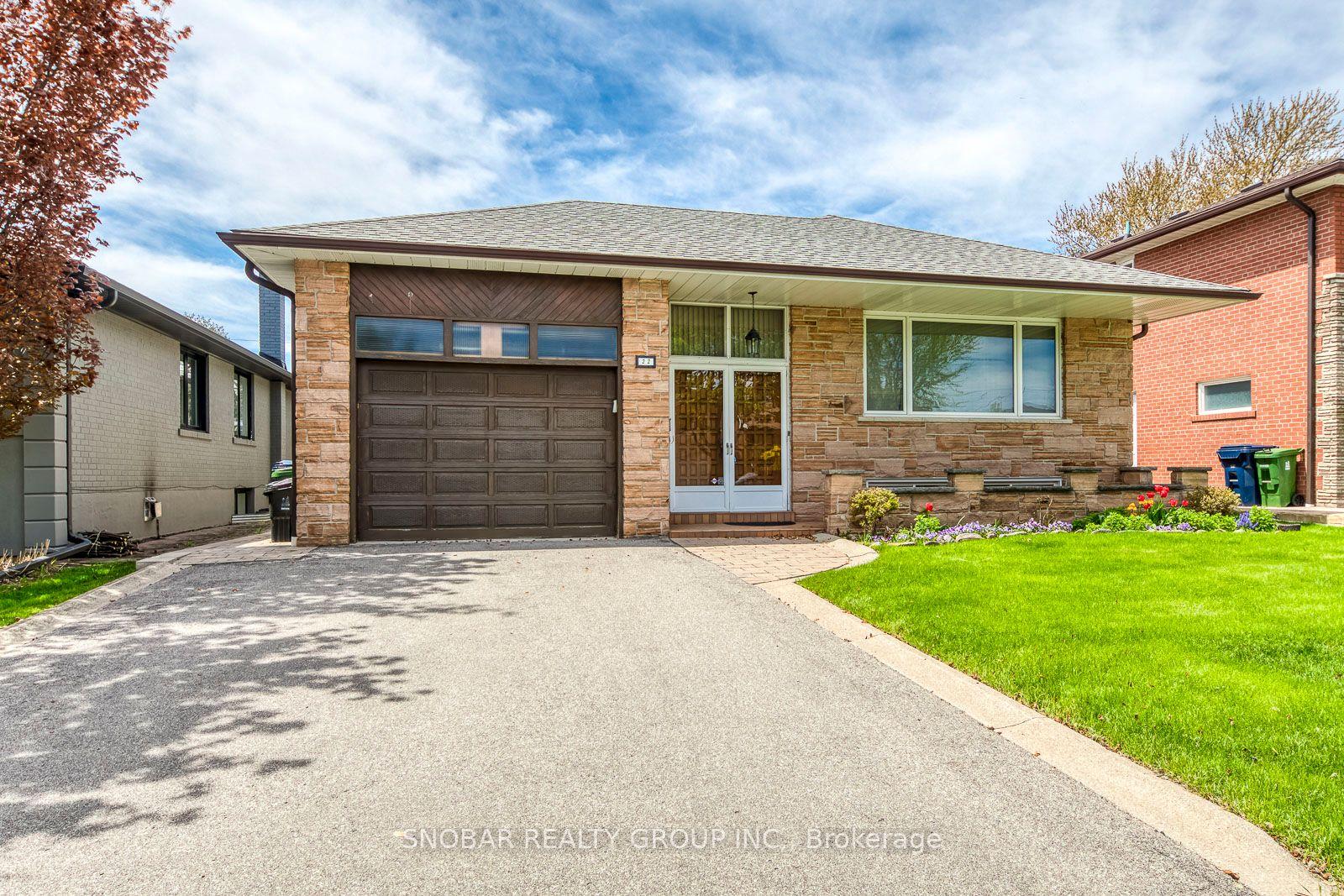 22 Norgrove Crescent — photo 1