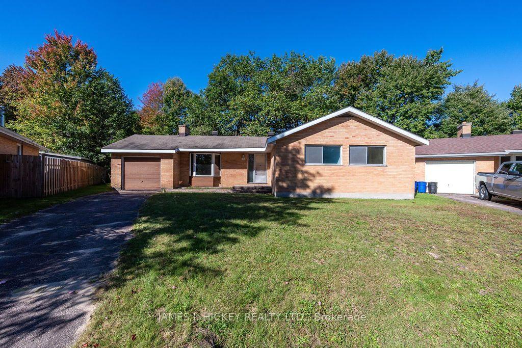 4 Sheridan Court, Deep River — Detached for sale, photo 1