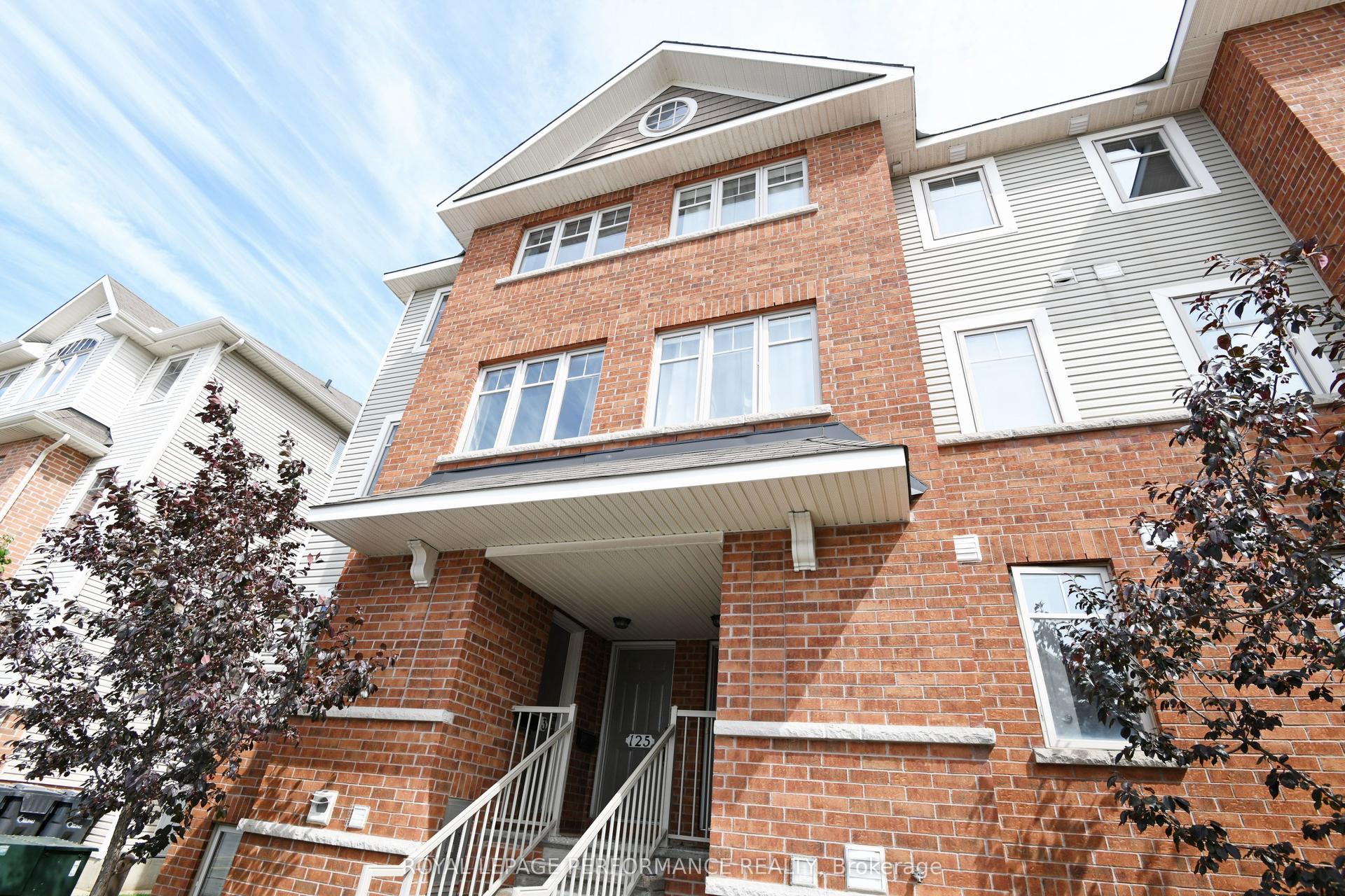 125 Keltie Private 1 #1, Barrhaven — Condo Town for lease, photo 1