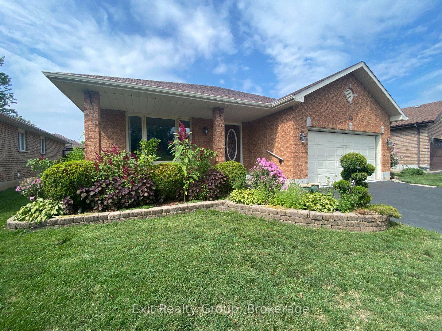 60 Oak Ridge Boulevard, Belleville — Detached for sale, photo 1