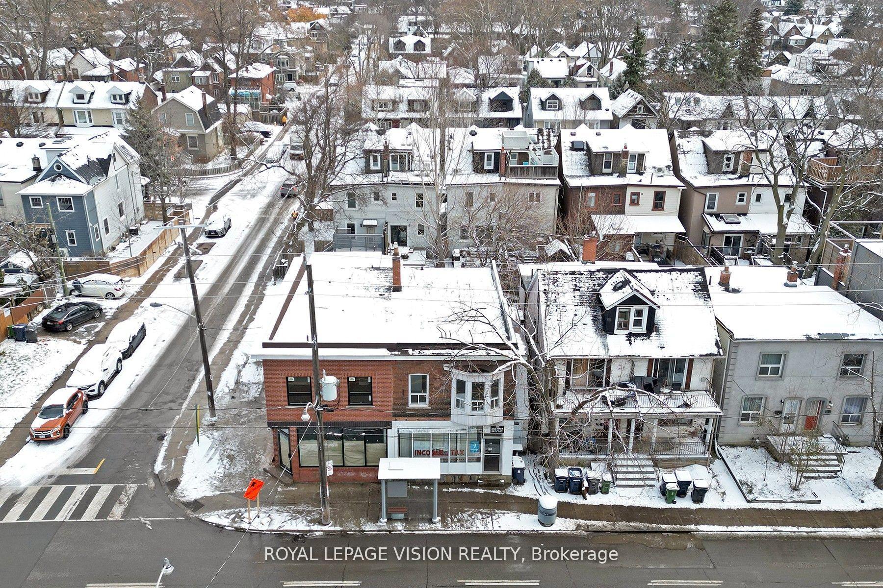 819 Pape Avenue — photo 1