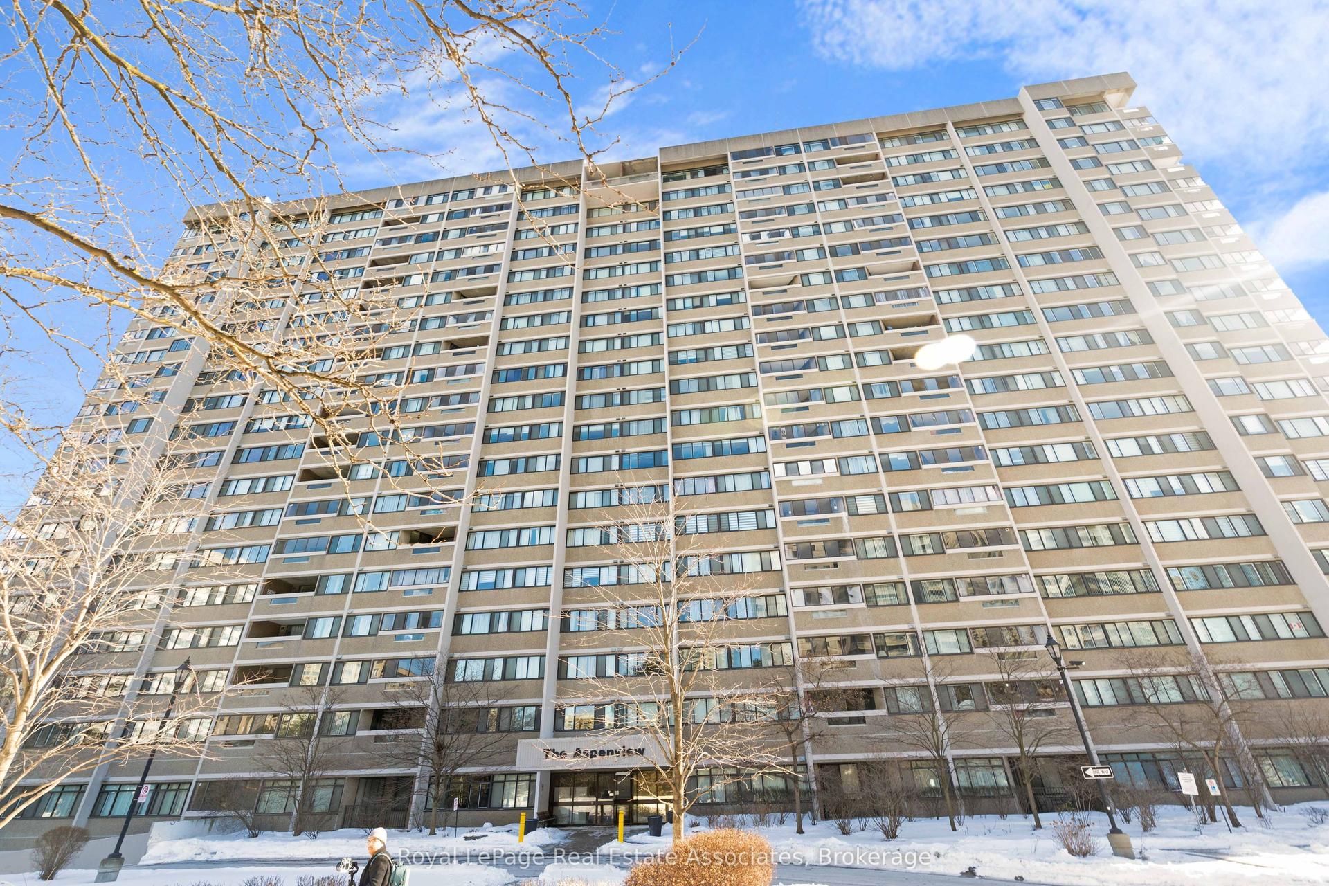 50 Elm Drive E 912 #912, Mississauga — Condo for sale, photo 1