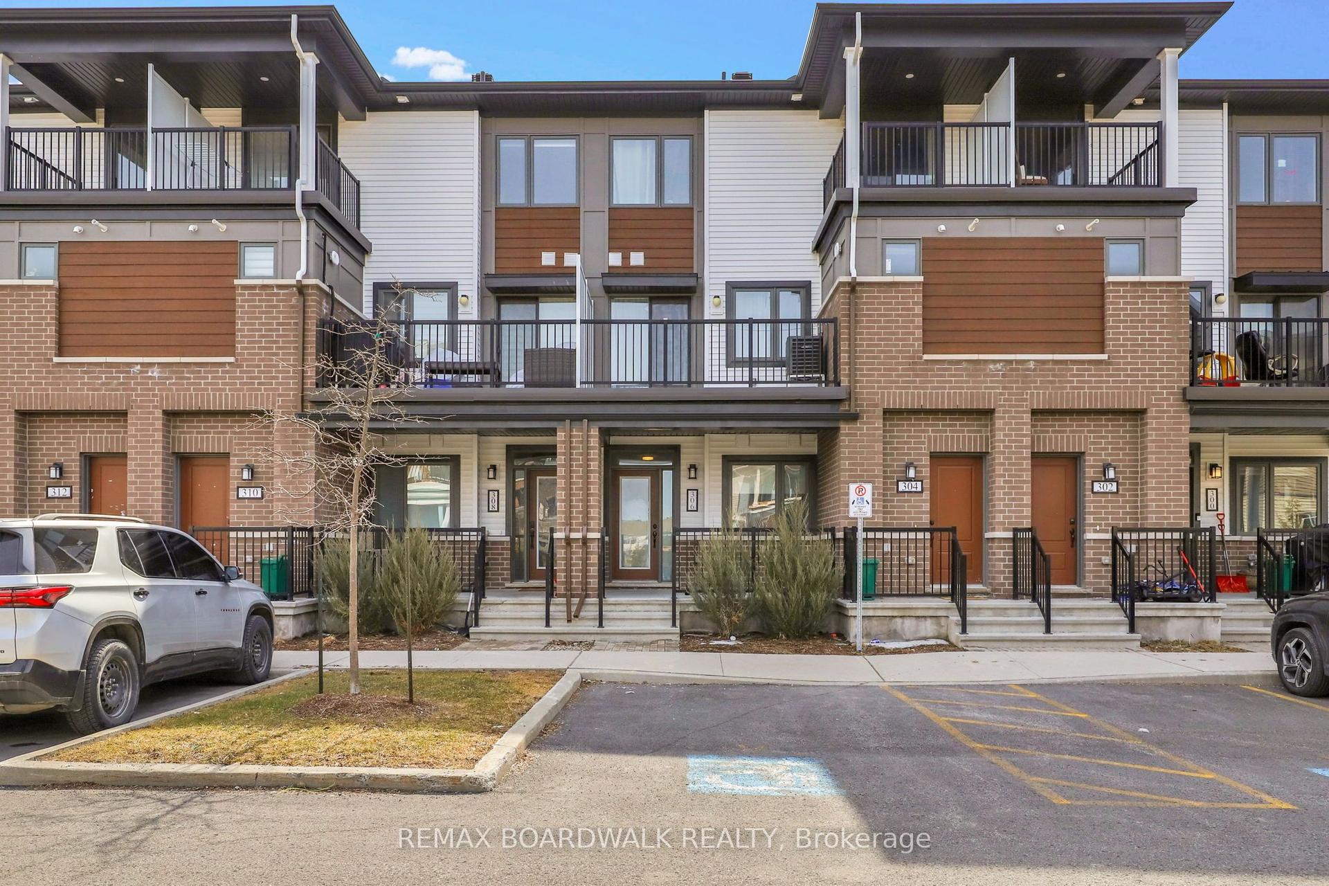 306 Pilot Private — photo 1