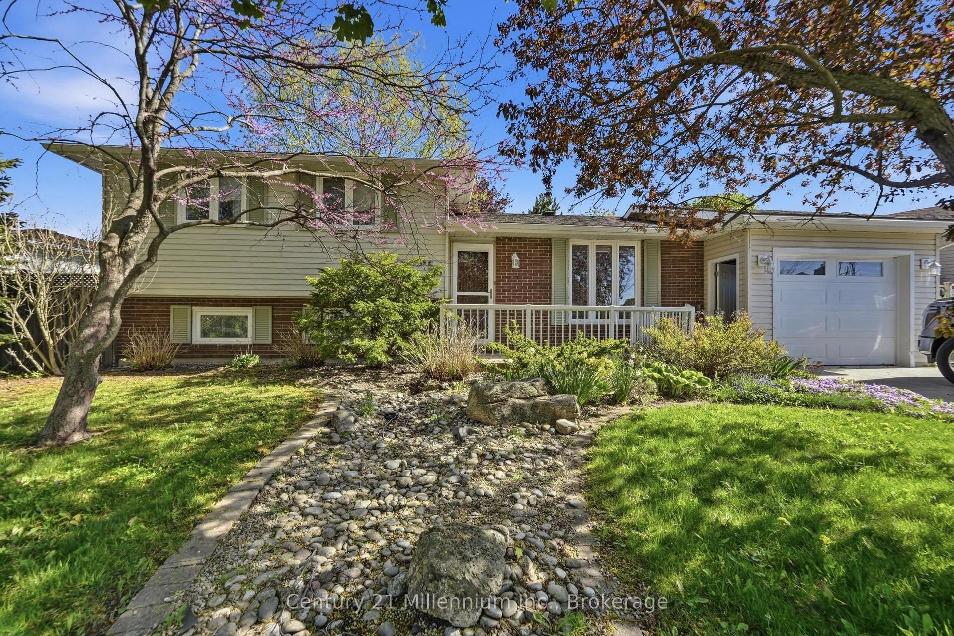 553 Scott Street — photo 1