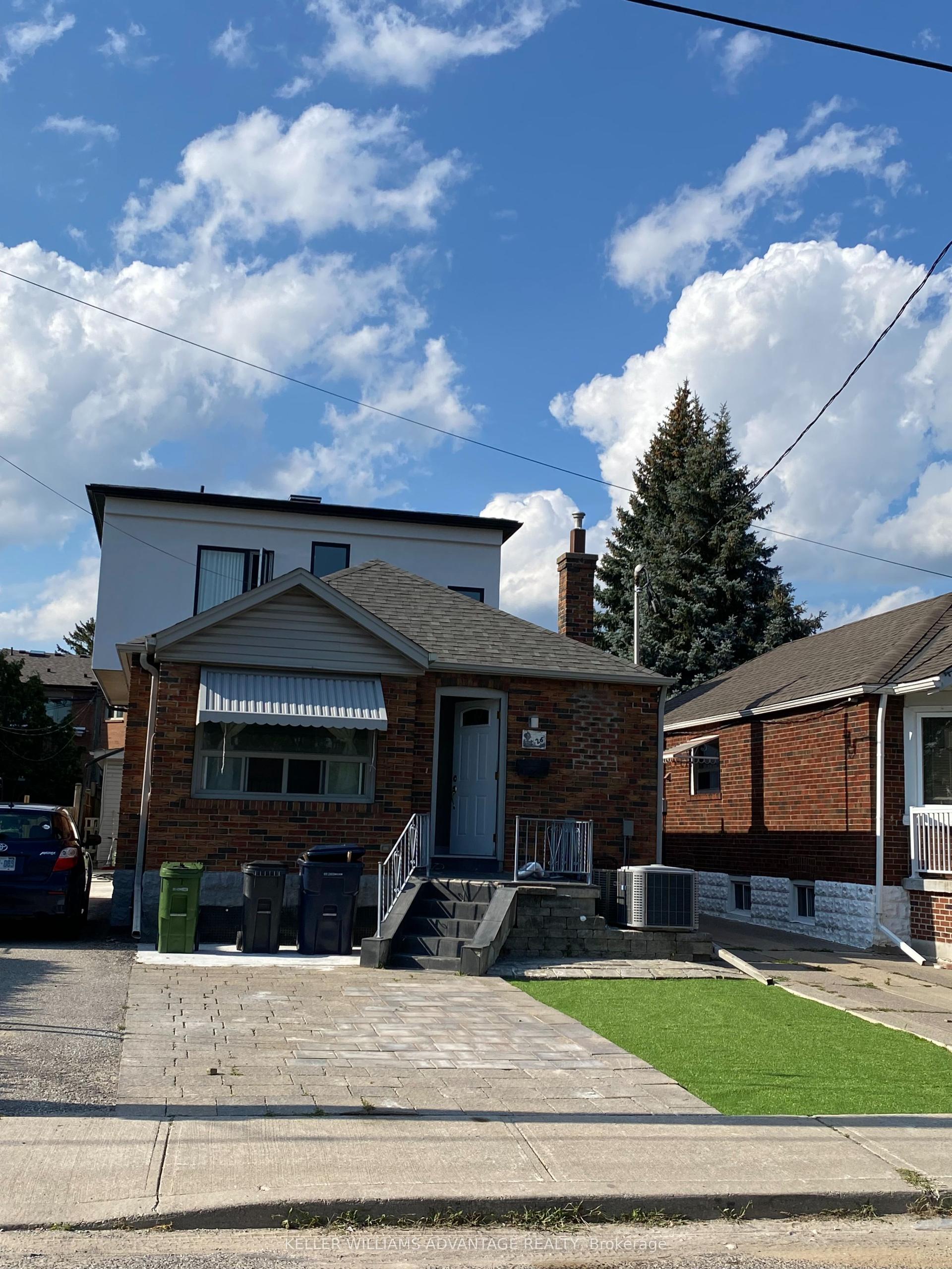 26 Barker Avenue 2 #2, Toronto — Semi-Detached for lease, photo 1