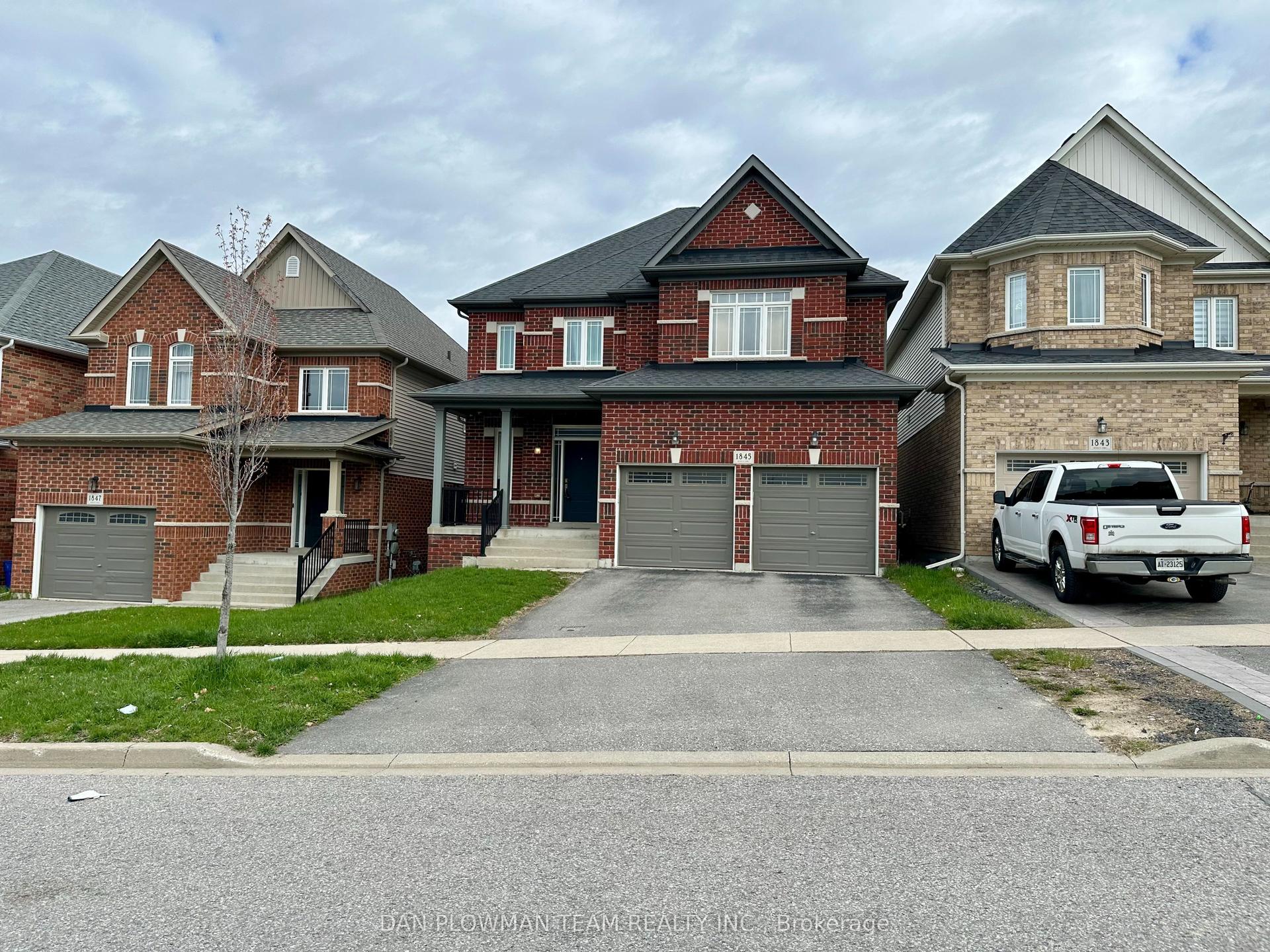 1845 Silverstone Crescent — photo 1