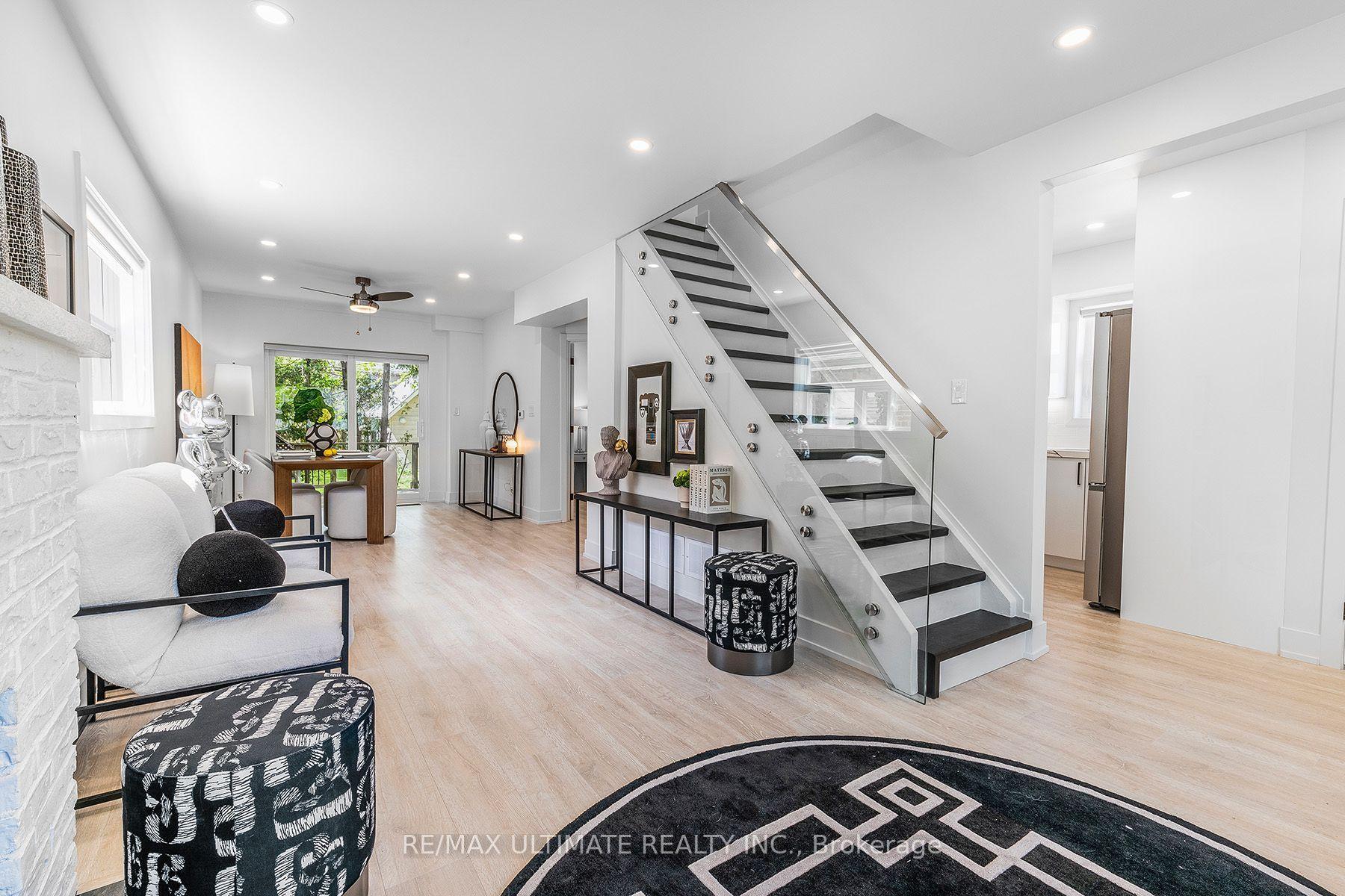54 Huntington Avenue Main #Main, Toronto — Detached for lease, photo 1