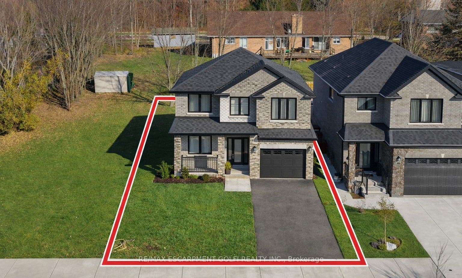 92 Gowland Drive — photo 1