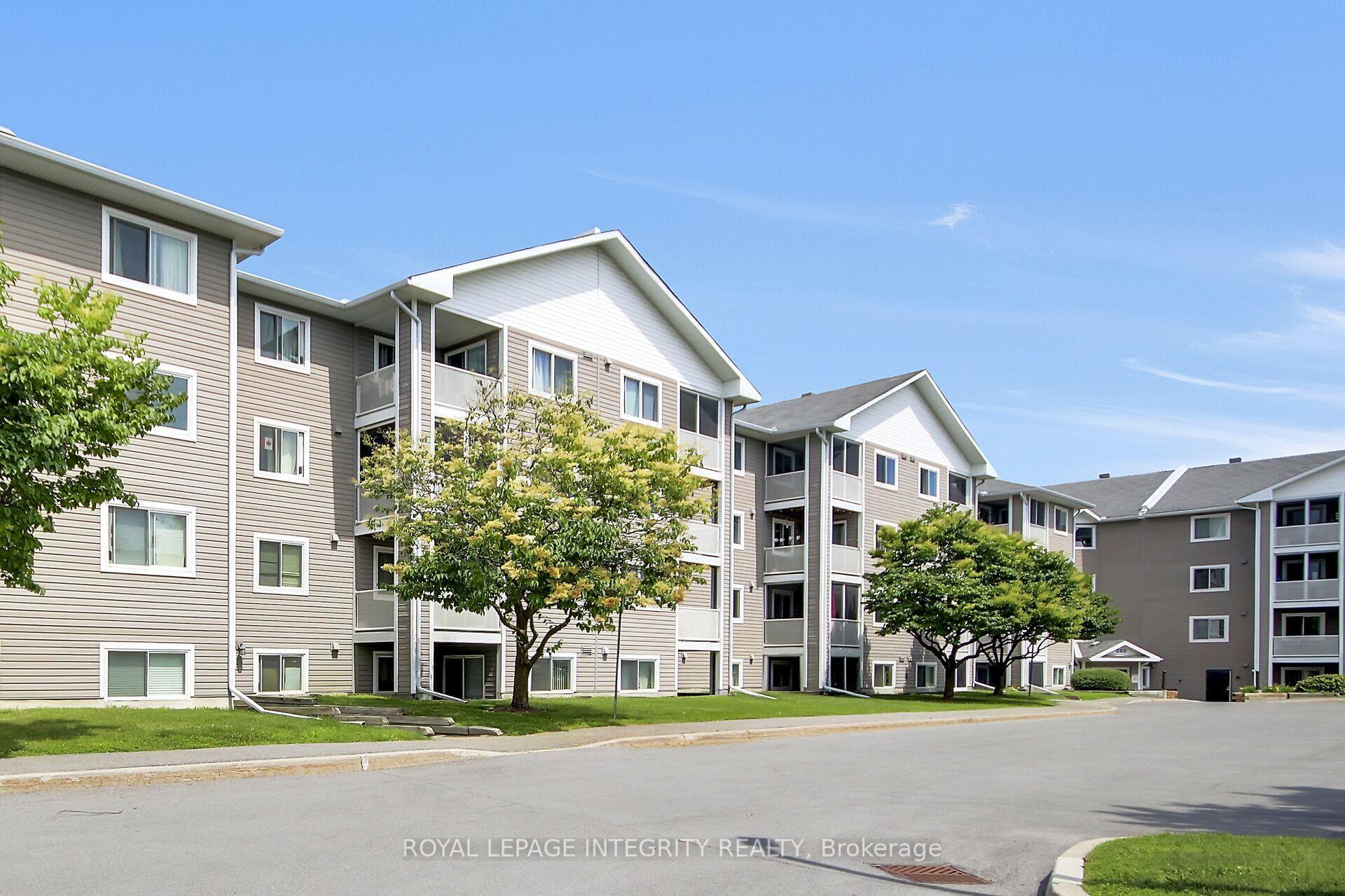 316 Lorry Greenberg Drive 302 #302, Hunt Club - South Keys and Area — Condo for sale, photo 1