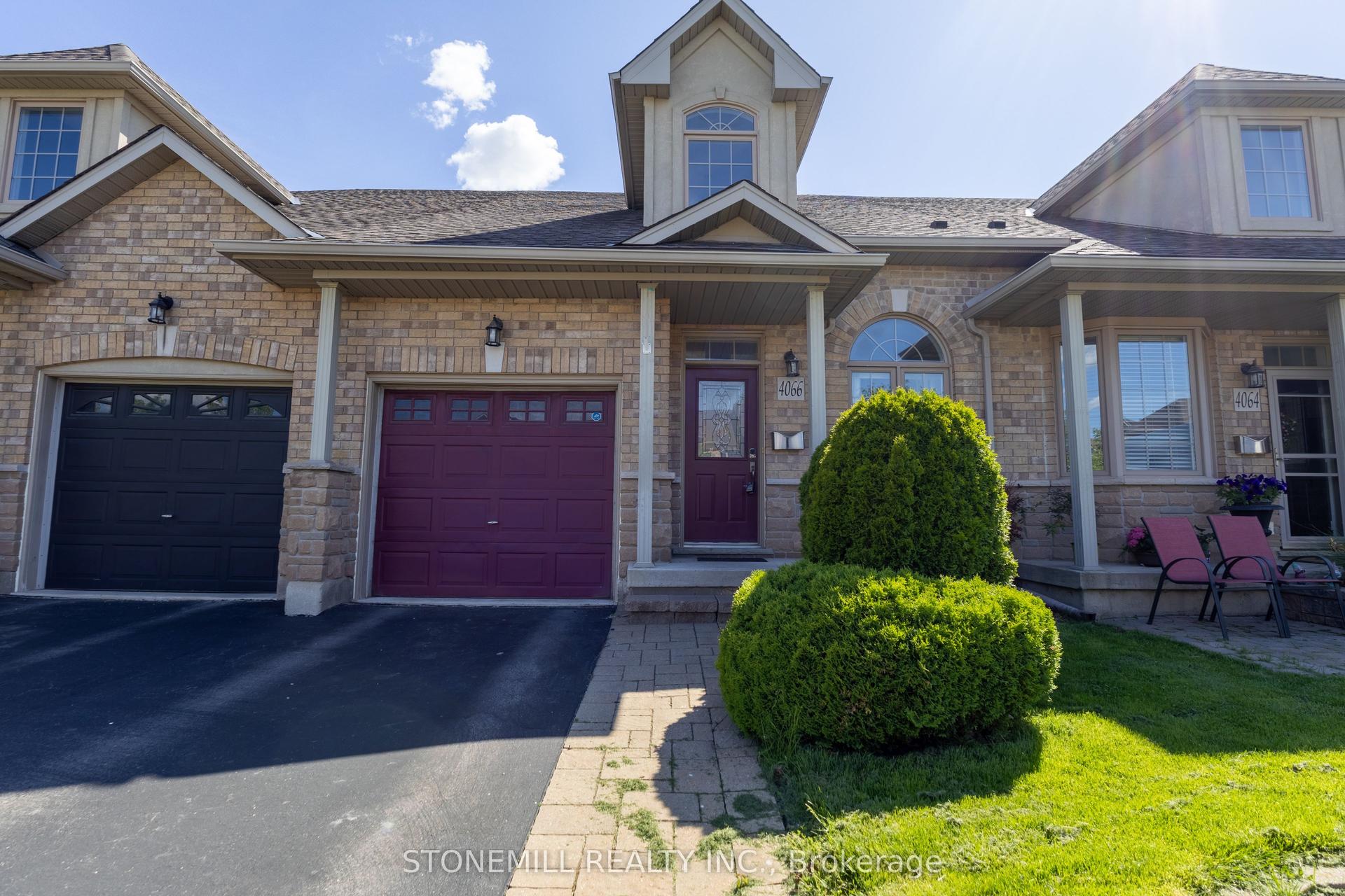 4066 Medland Drive, Burlington — Townhouse for sale, photo 1
