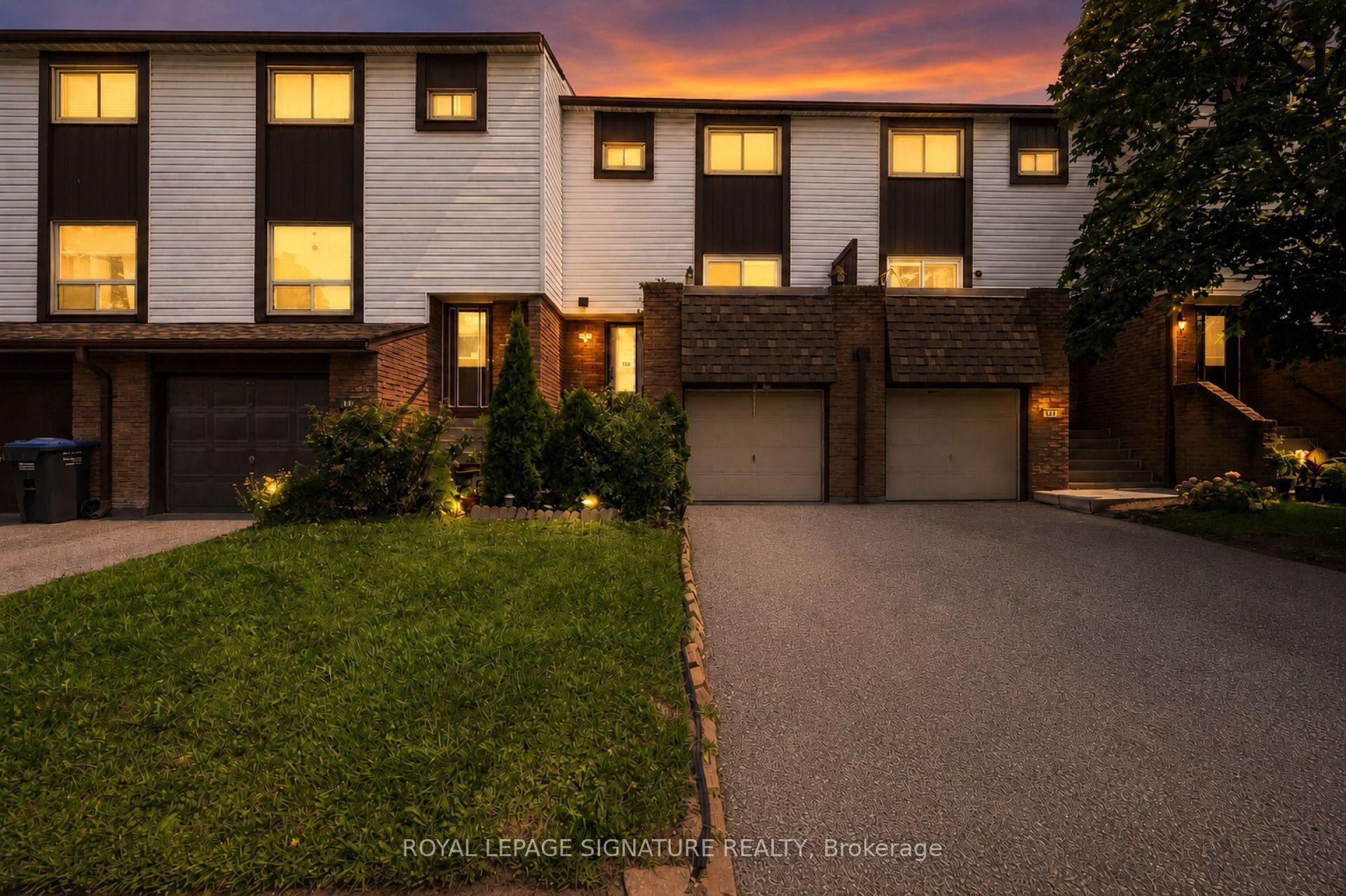 1221 Dundix Road 132 #132, Mississauga — Condo Town for sale, photo 1