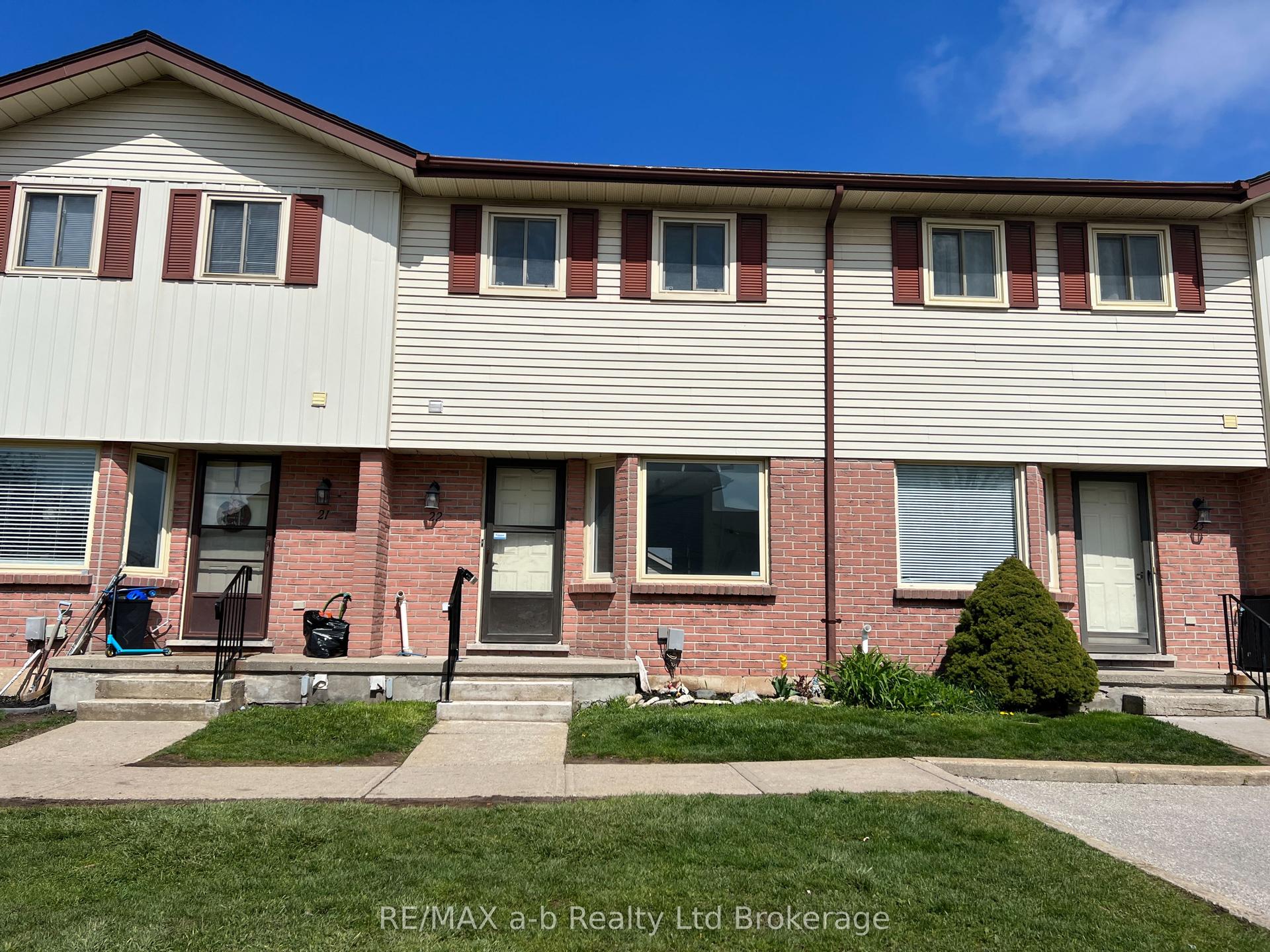 1115 Nellis Street 22 #22, Woodstock — Condo Town for lease, photo 1