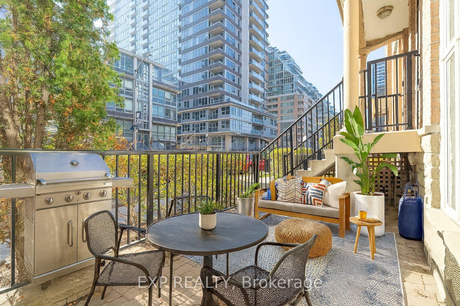 50 East Liberty Street 1111 #1111, Toronto — Condo Town for sale, photo 1