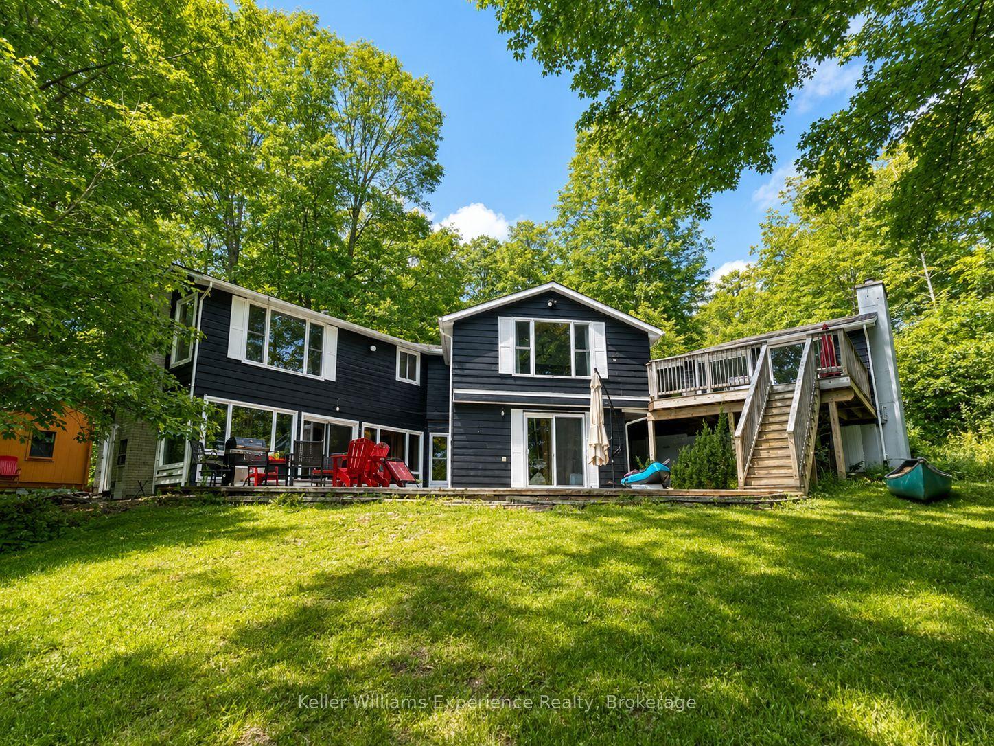 21 Lakeview Crescent, Tiny — Detached for lease, photo 1