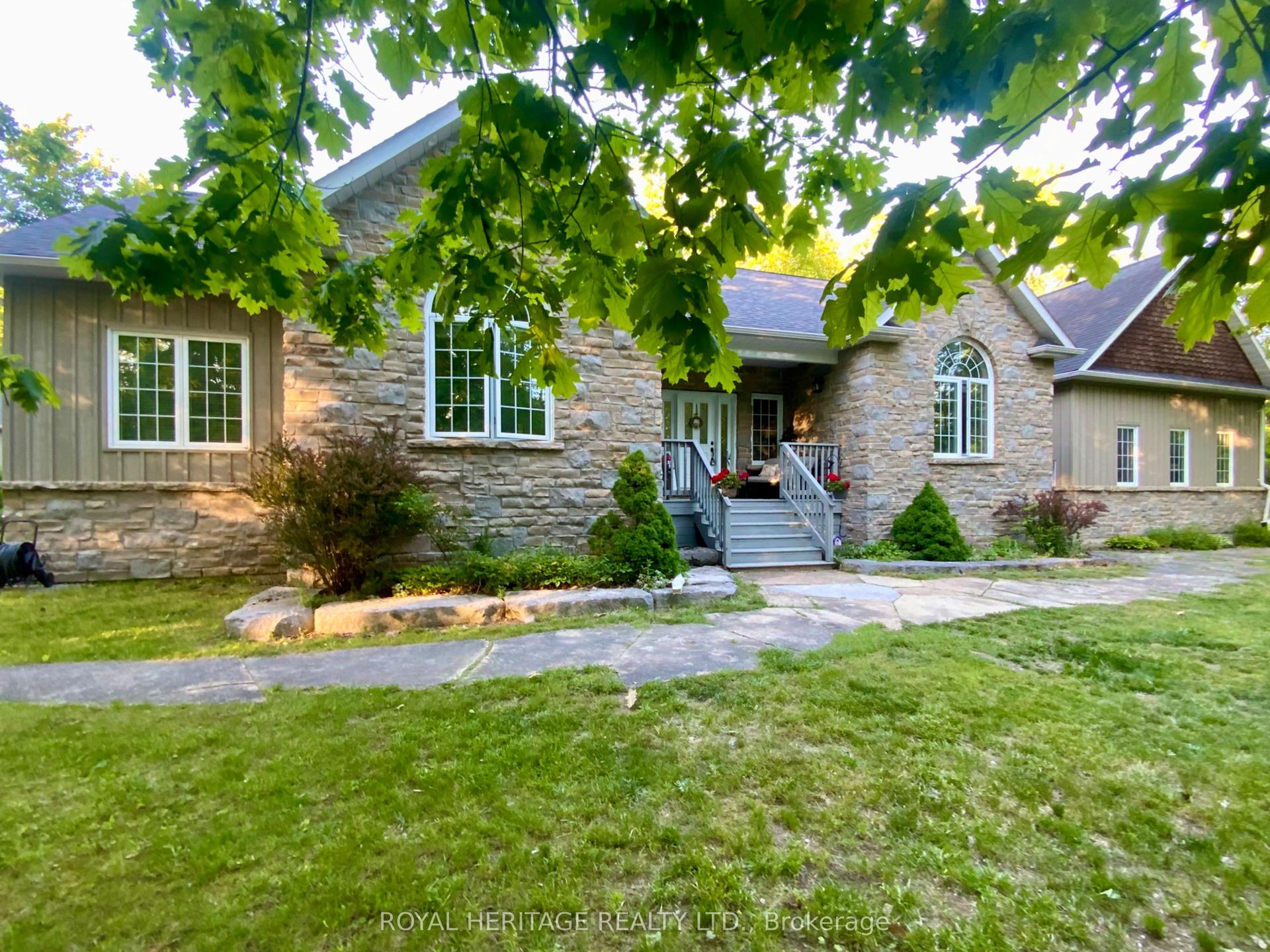 134 Mitchell Crescent — photo 1