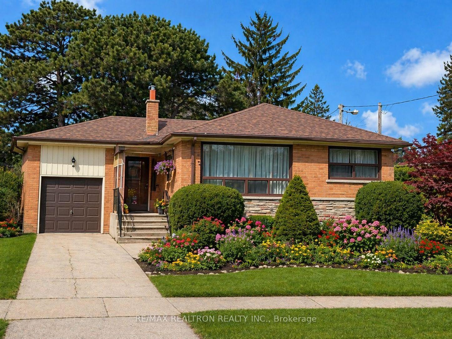 162 Broadlands Boulevard — photo 1