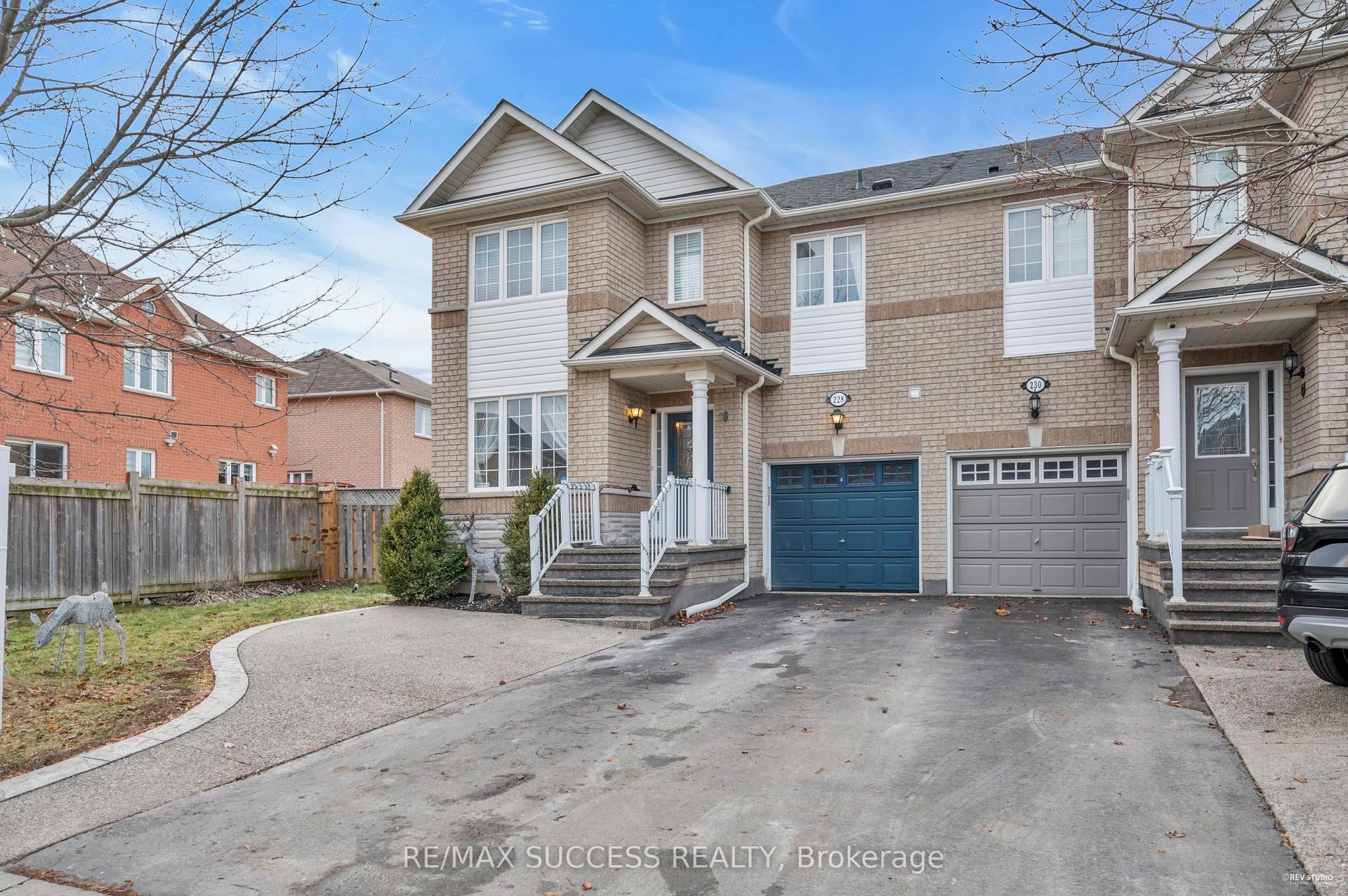 228 Flagstone Way — photo 1