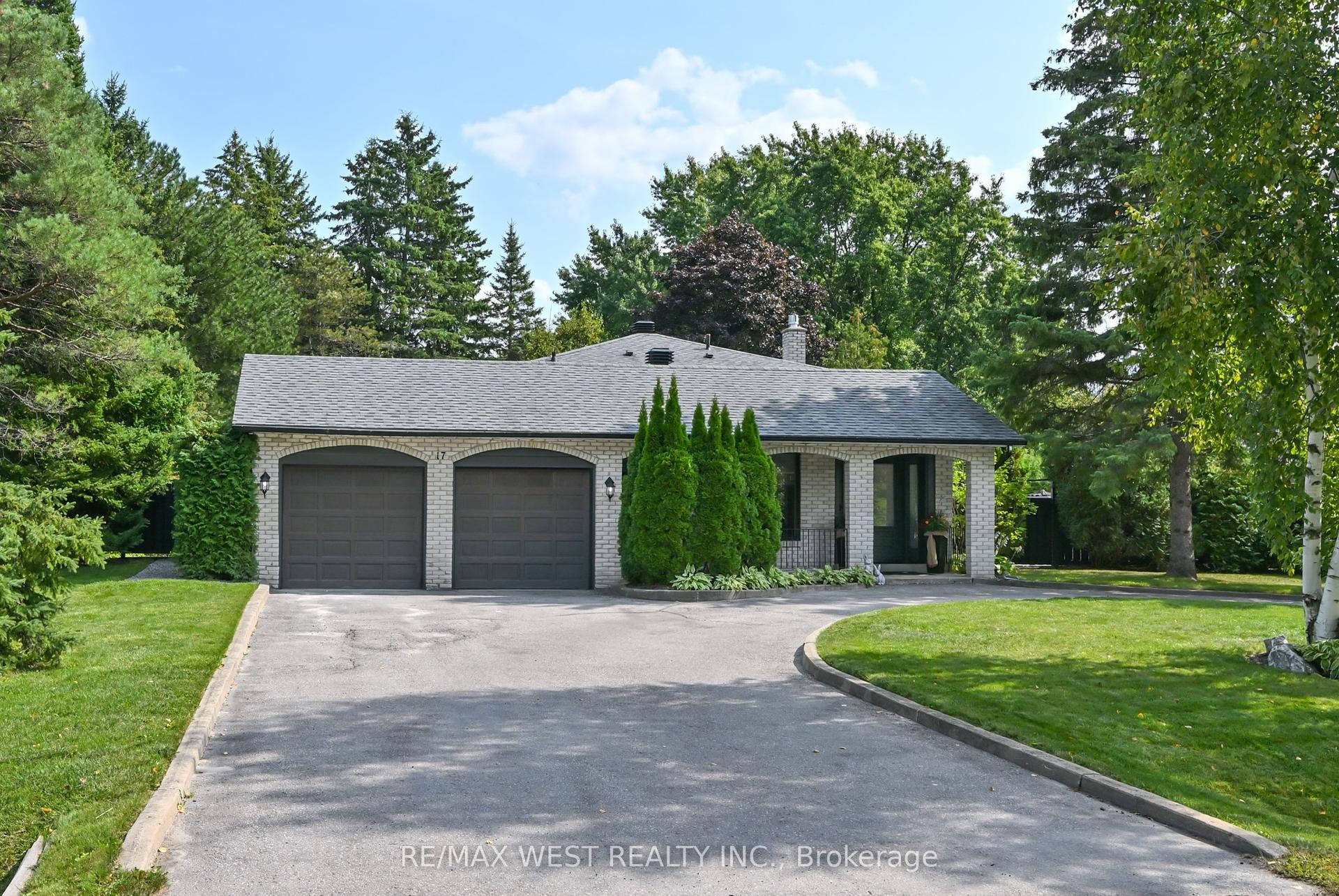 17 Pineridge Drive — photo 1