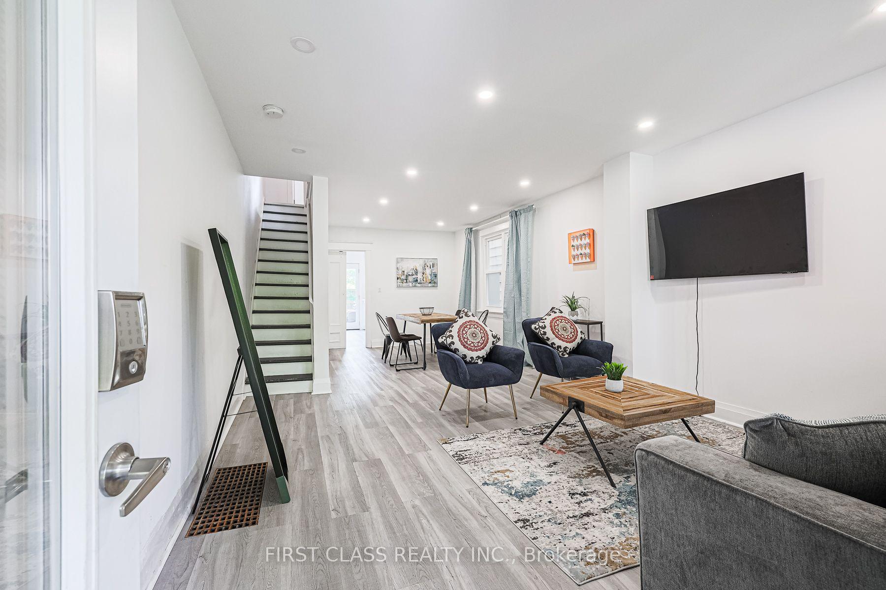 53 Aldridge Avenue, Toronto — Semi-Detached for lease, photo 1
