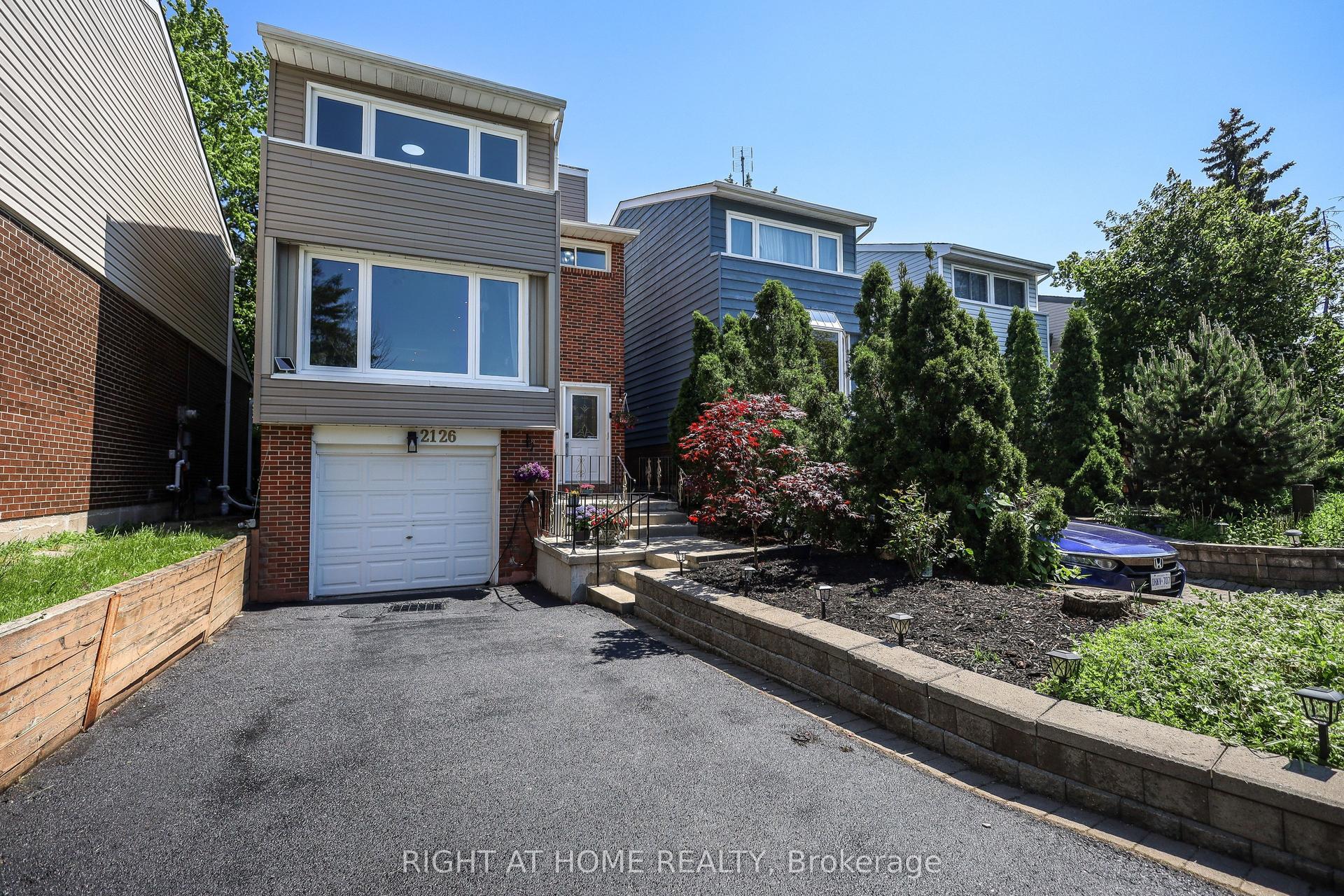 2126 Millway Gate — photo 1