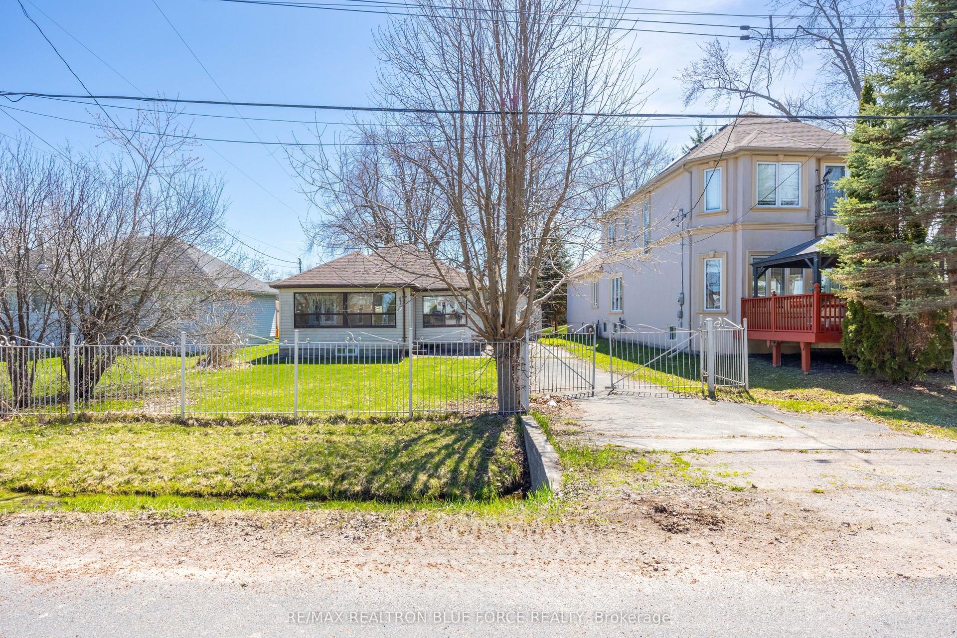 57 Lakeshore Road — photo 1