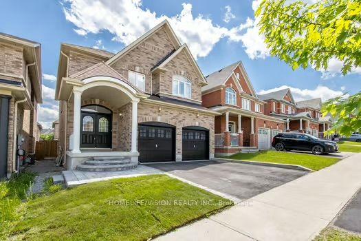 19 Grey Wing Avenue — photo 1