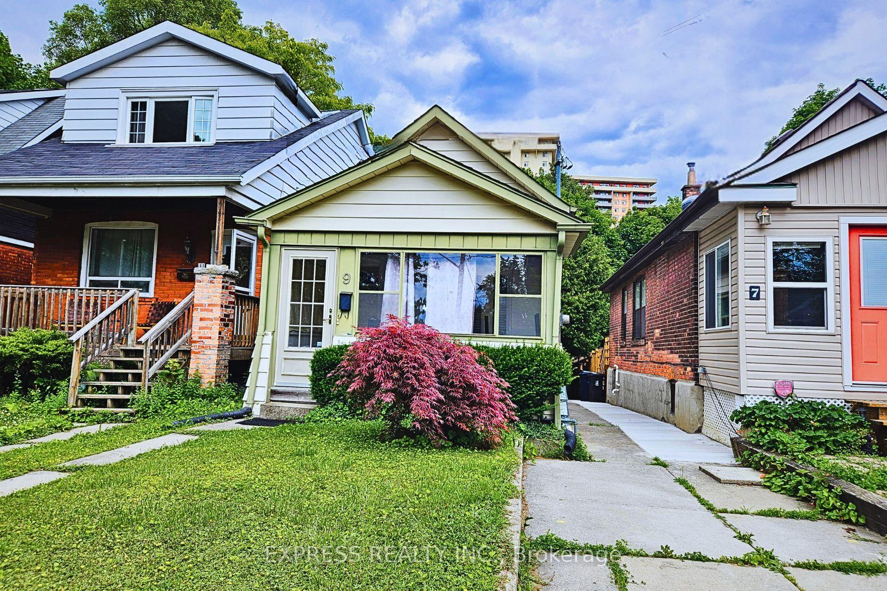 9 Bryant Avenue, Toronto — Detached for sale, photo 1