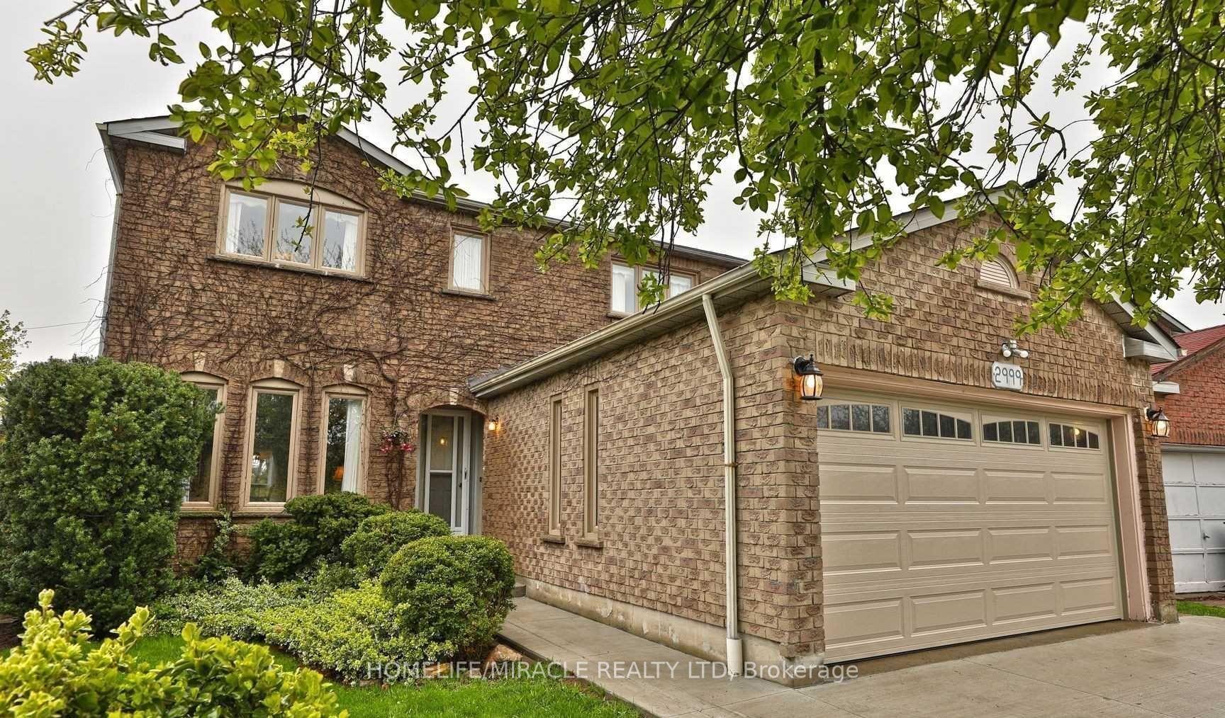 2999 Valcourt Crescent — photo 1