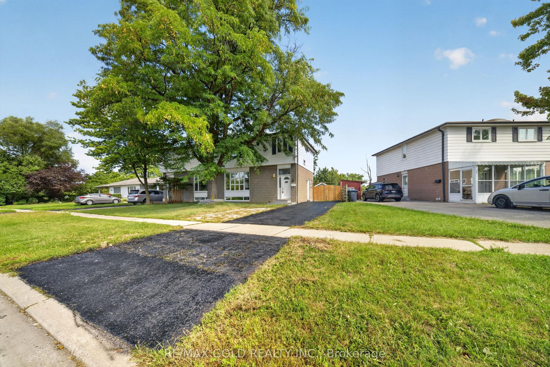 8 Earnscliffe Gate, Brampton — Semi-Detached for sale, photo 1