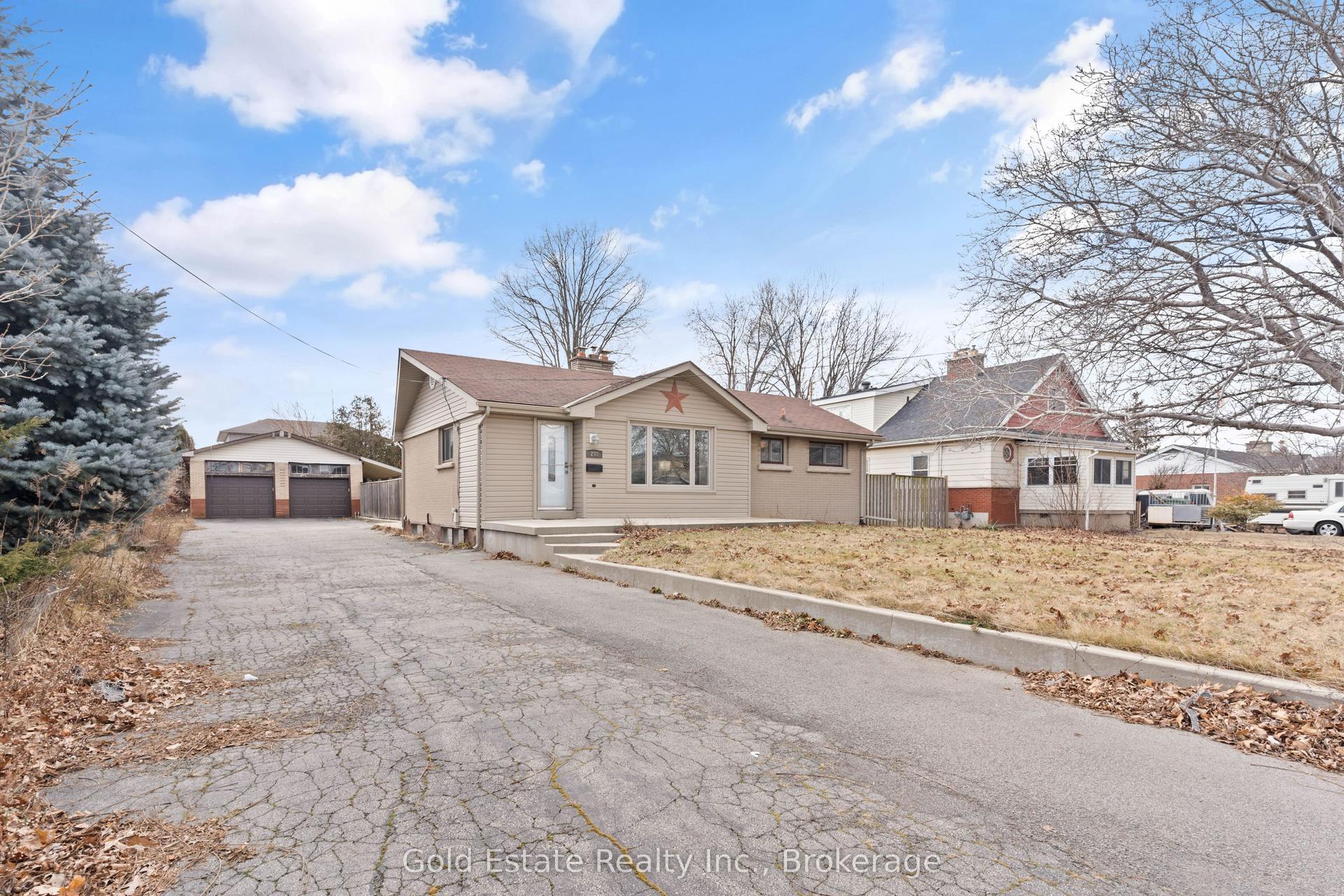 298 Barton Street, Hamilton — Detached for lease, photo 1