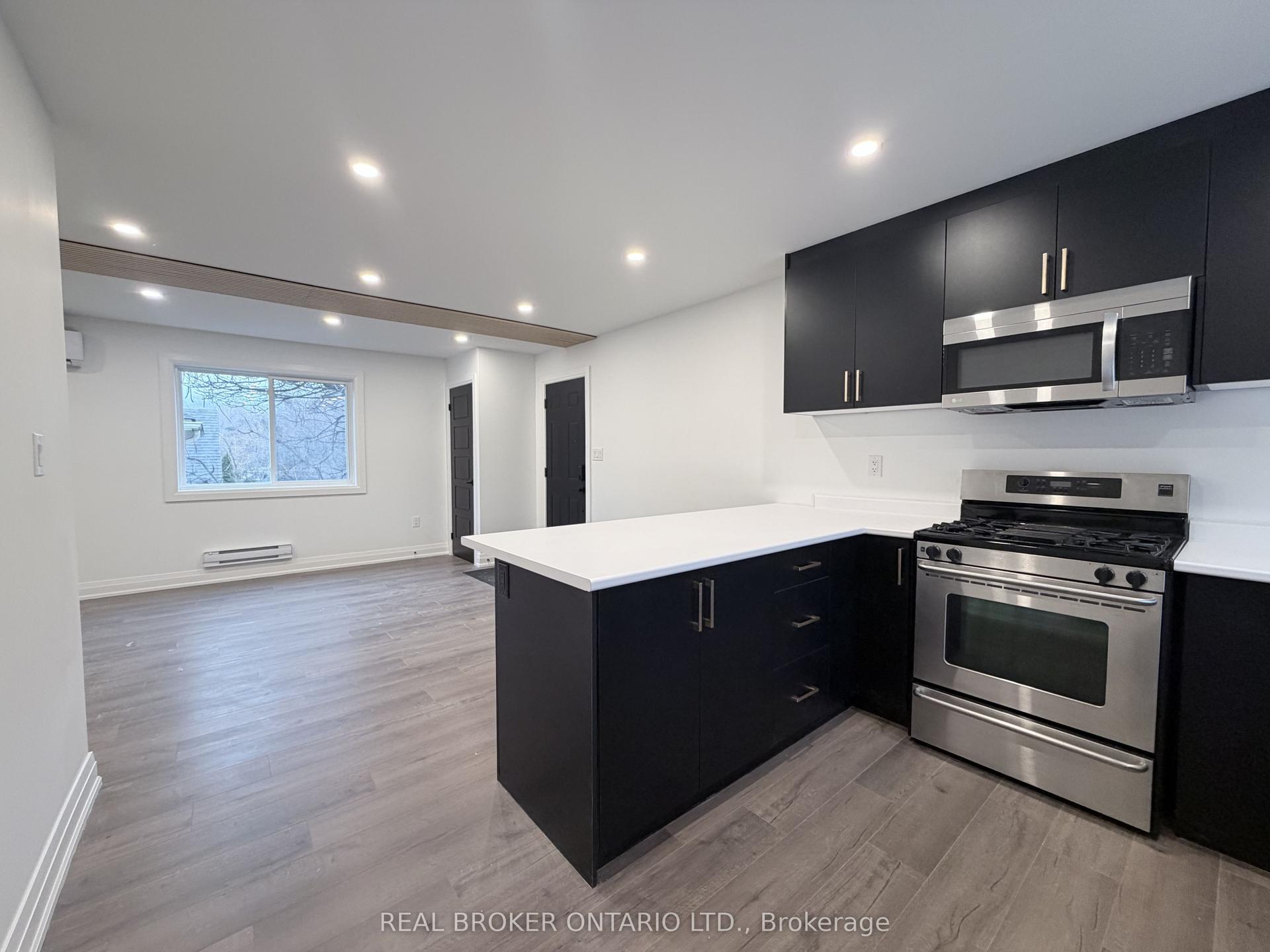 184 Ottawa Street S Upper #Upper — photo 1