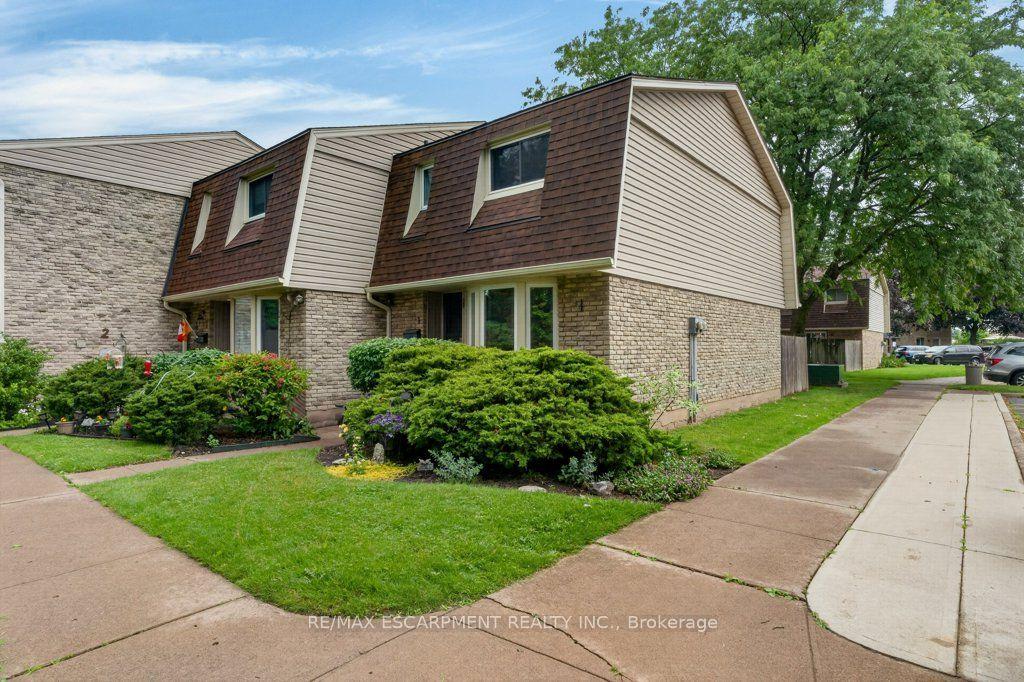 75 Ventura Drive 1 #1, St. Catharines — Condo Town for sale, photo 1