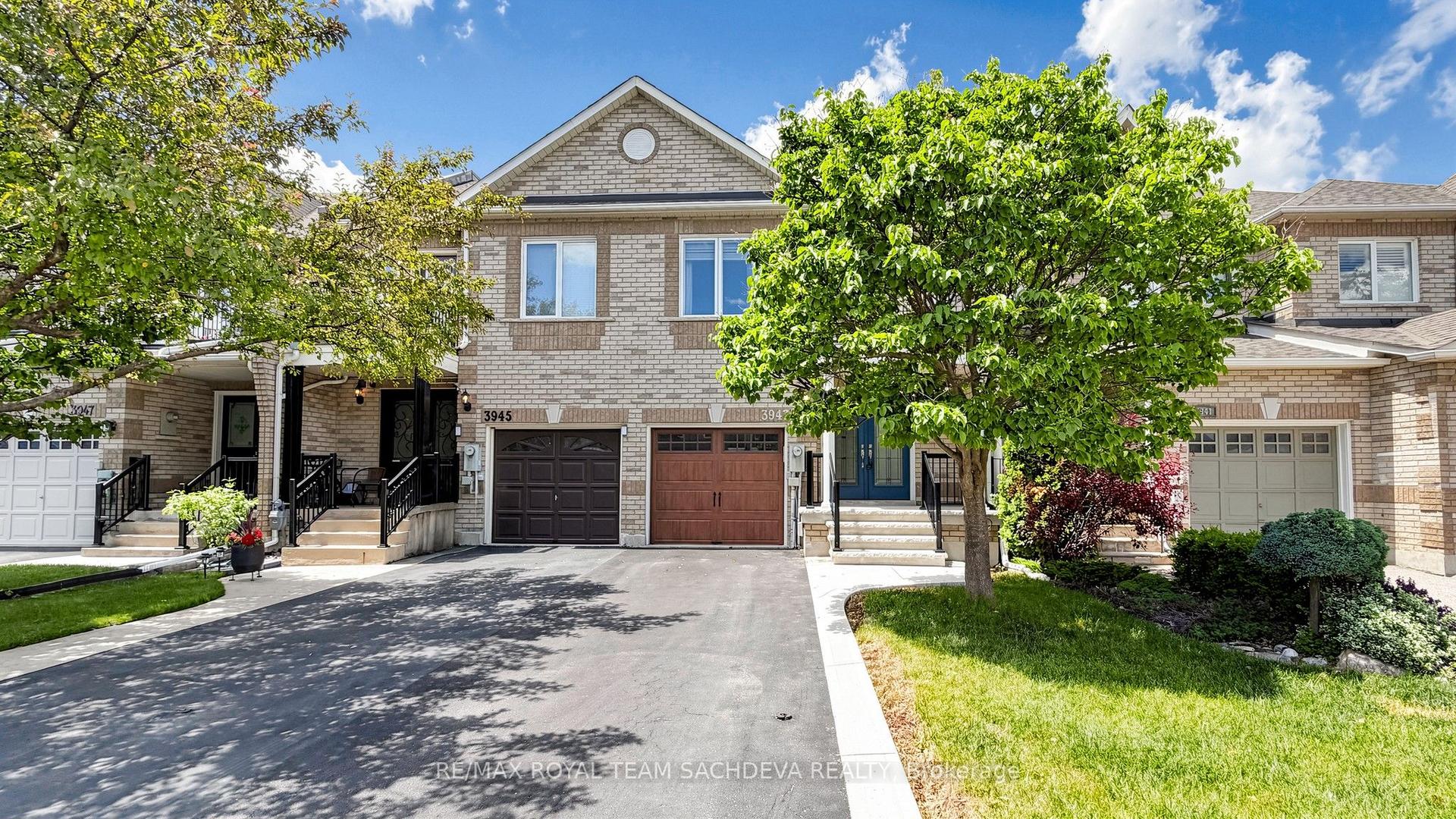 3943 Freeman Terrace — photo 1
