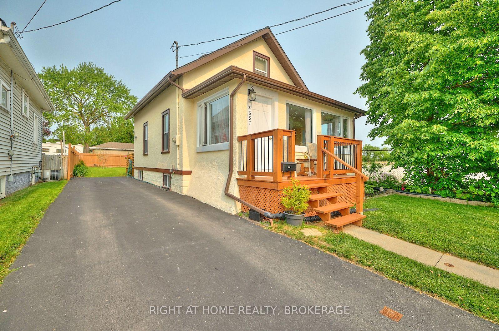 4367 Homewood Avenue — photo 1