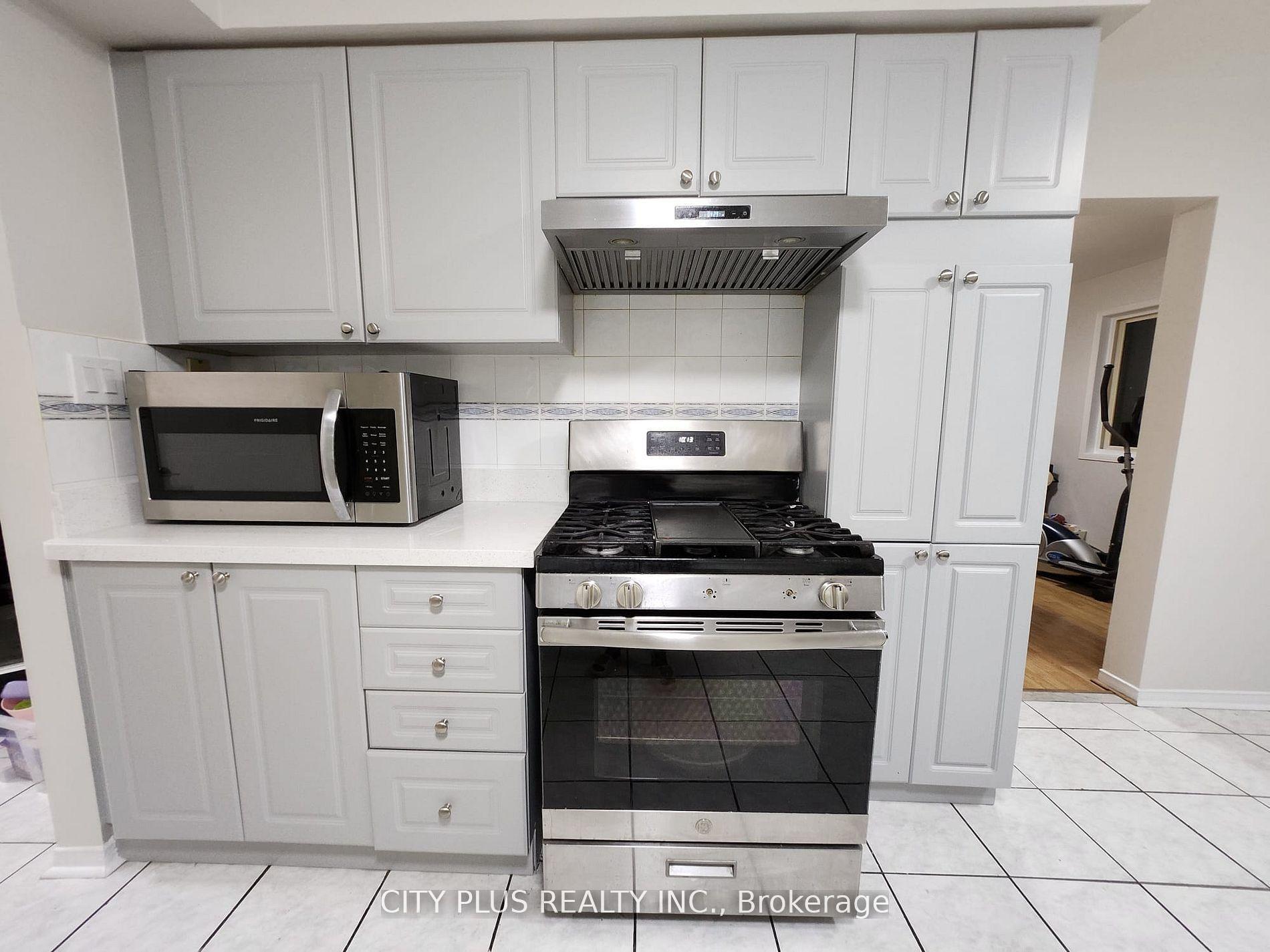 197 Mclevin Avenue Upper #Upper, Toronto — Detached for lease, photo 1