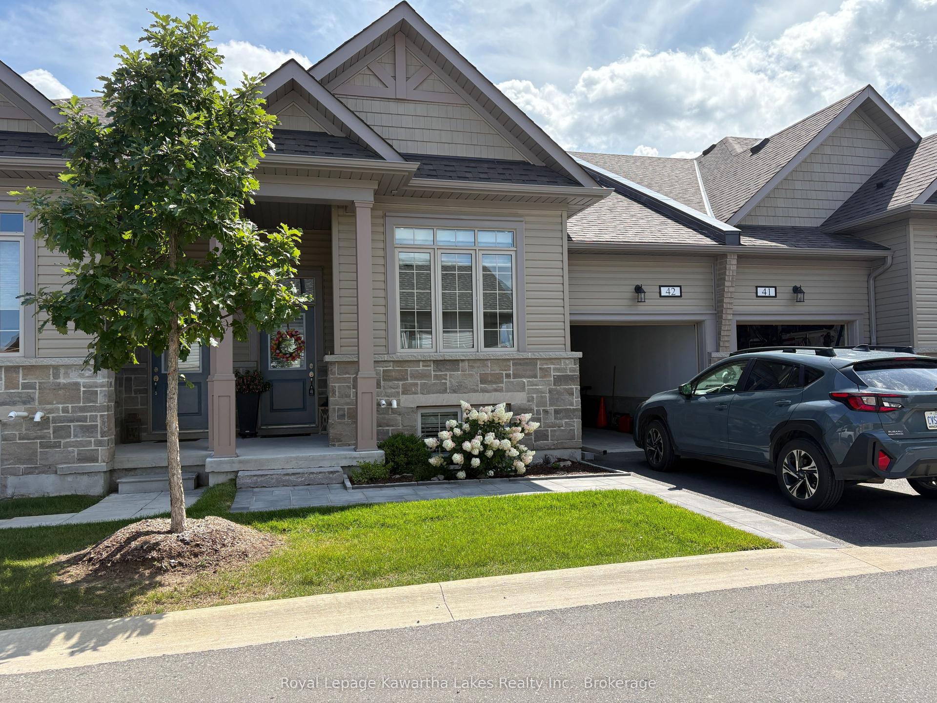 17 Lakewood Cres Crescent Unit 42 #Unit 42, Kawartha Lakes — Condo Town for lease, photo 1