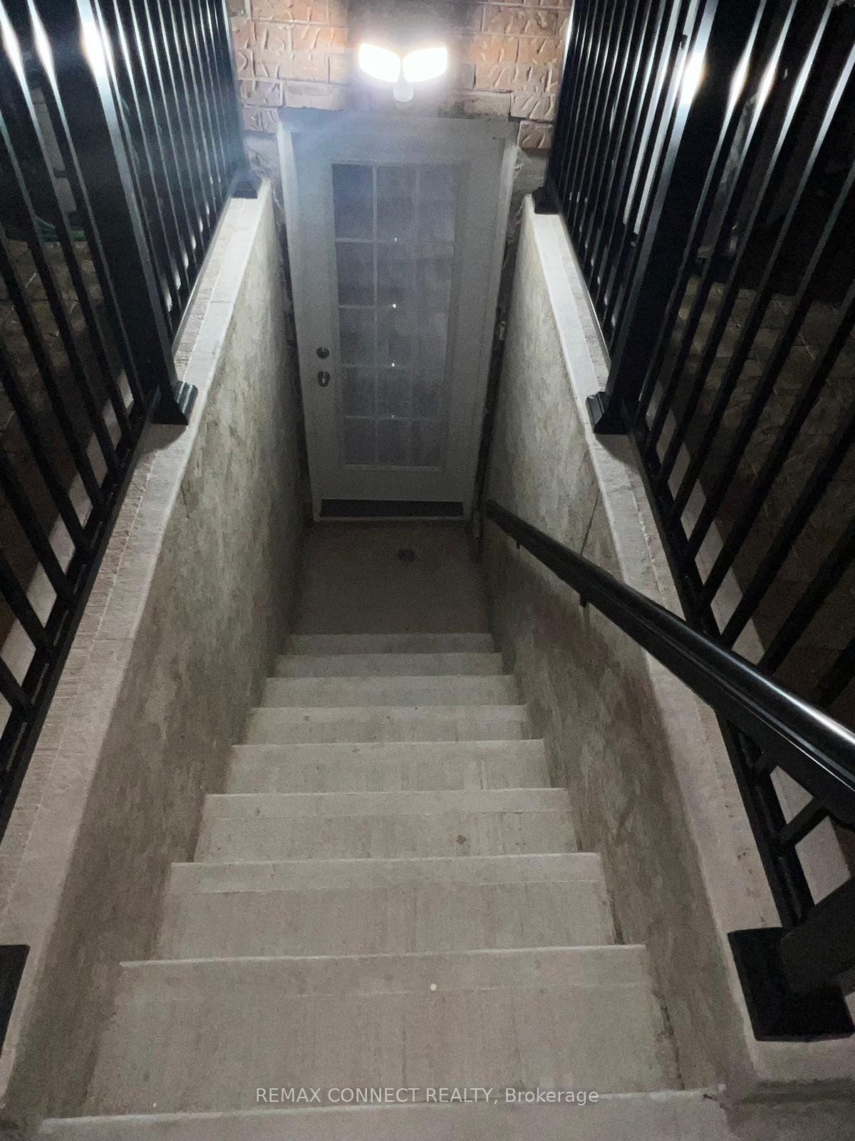 8 Evanwood Crescent Bsmt #Bsmt — photo 1