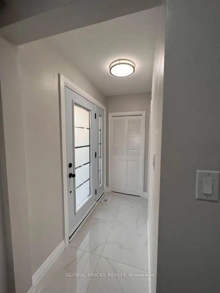 49 Argyle Crescent Upper #Upper, Brampton — Semi-Detached for lease, photo 1