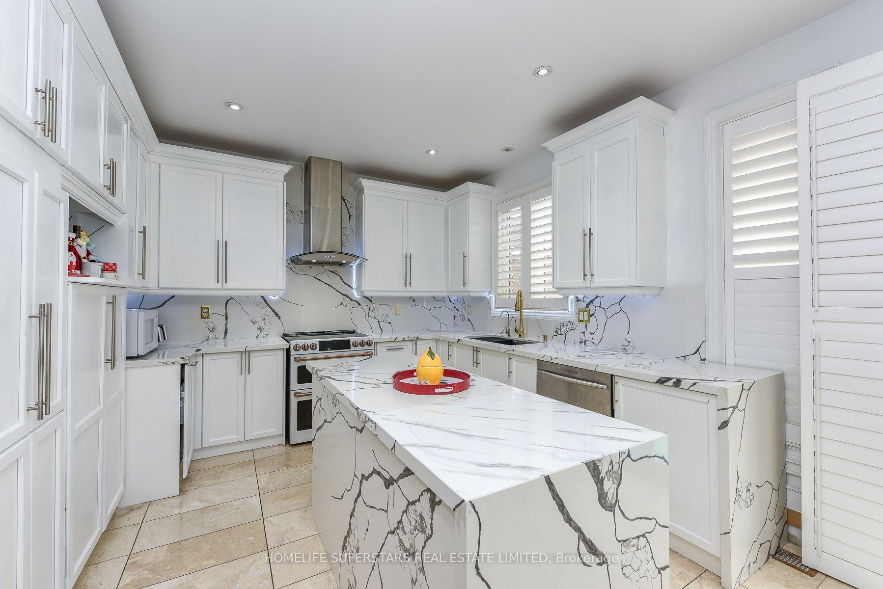 36 Lucky Lane, Brampton — Detached for sale, photo 1